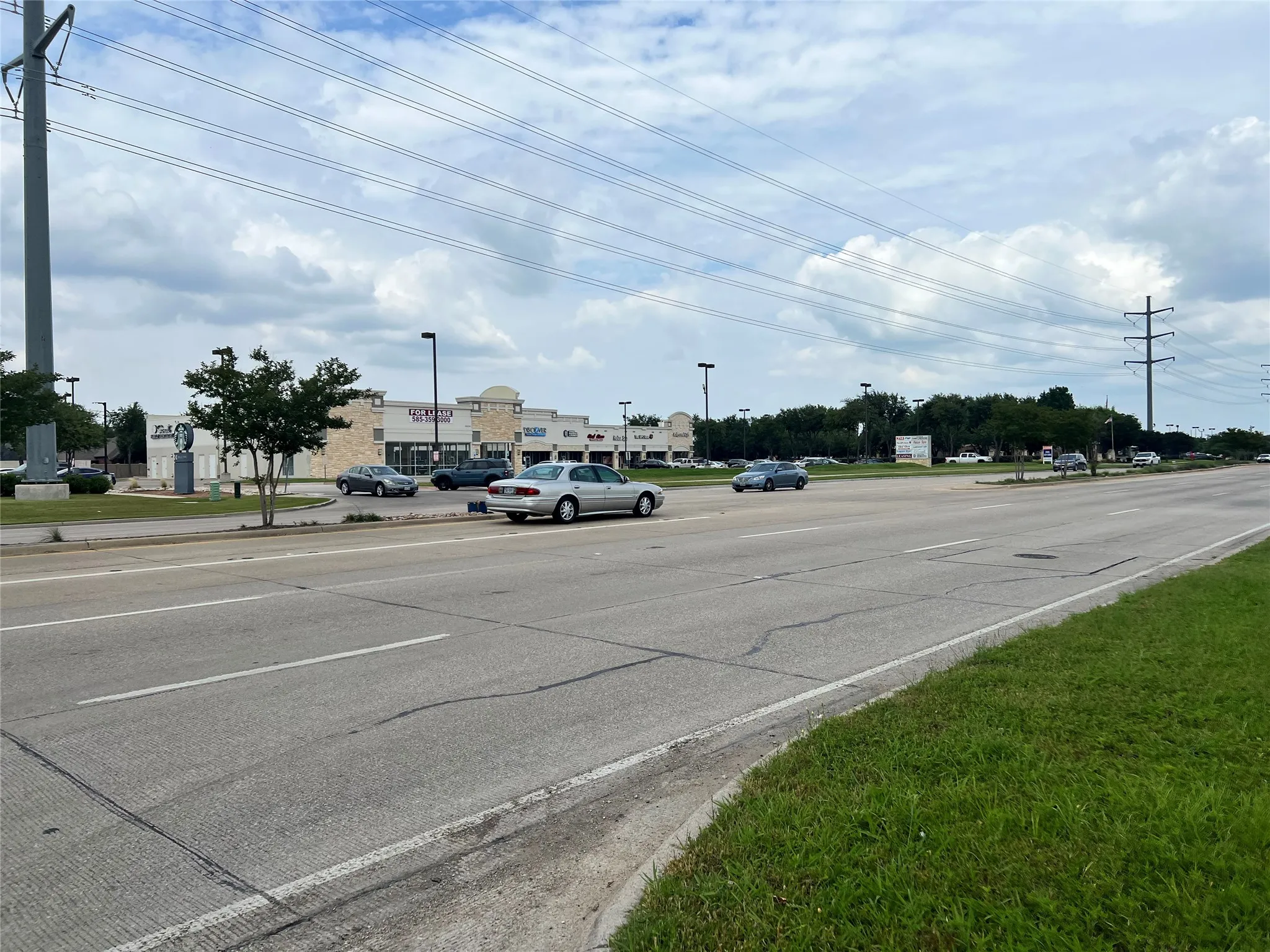 Commercial Strip Center across. Direct Lakeview Exposure.