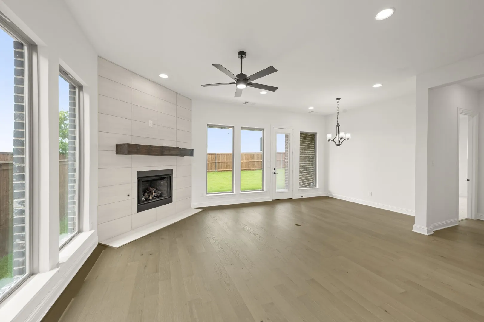 1845 Rough Ridge- Living Room-1