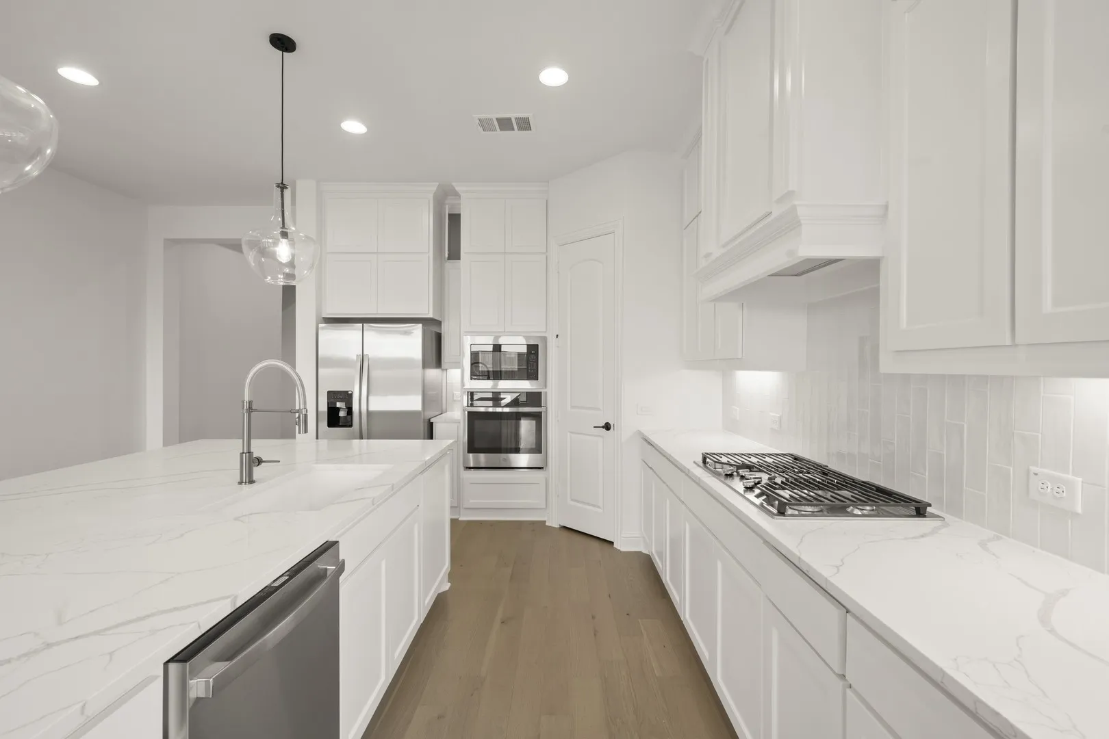 1845 Rough Ridge- Kitchen-3