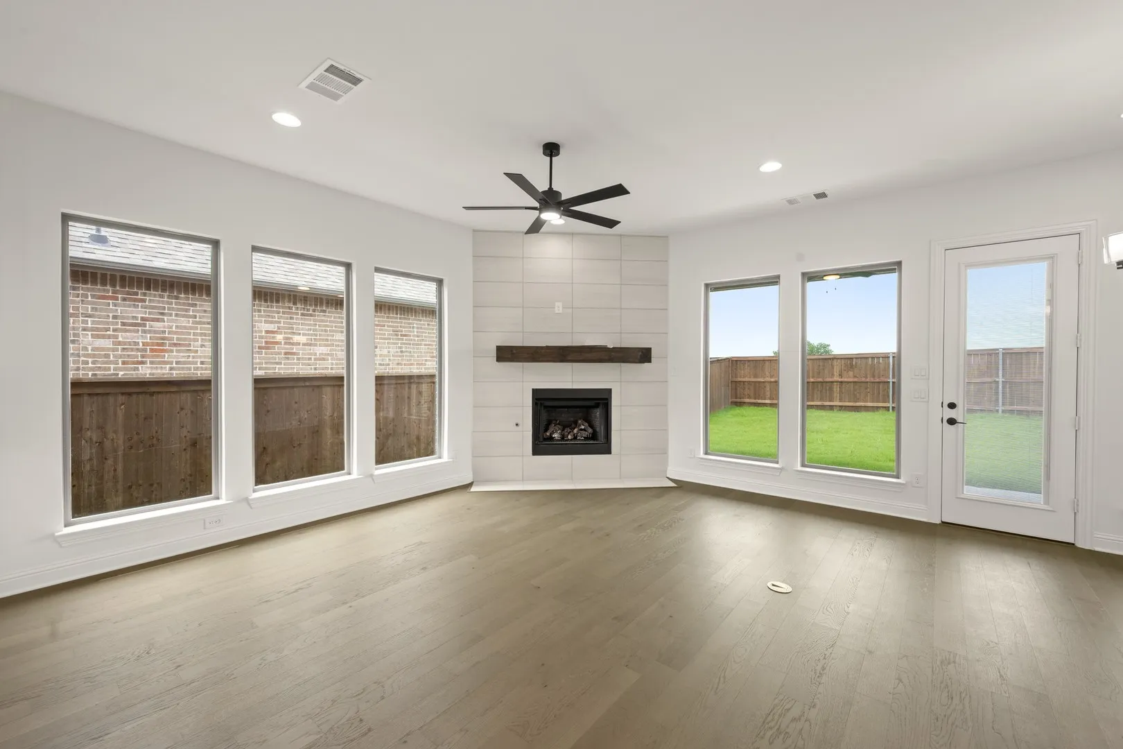 1845 Rough Ridge- Living Room-2