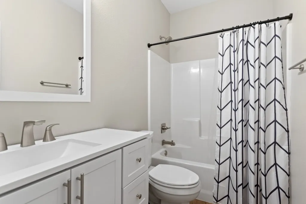 Farm For Sale in Smith County , 23326 CR 448, Lindale, Texas 75771, 2 Bedroom, 2 Bathroom, Garage spaces, 1,260 Sqft, built in 2022, mls#21210125, Real Estate Agent in Lindale, Homes For Sale in Smith county, Homes For Sale in Lindale, Realtor in Lindale Texas, Real Estate Brokerage Independent Realty Texas, Luminita Cordes Realtor