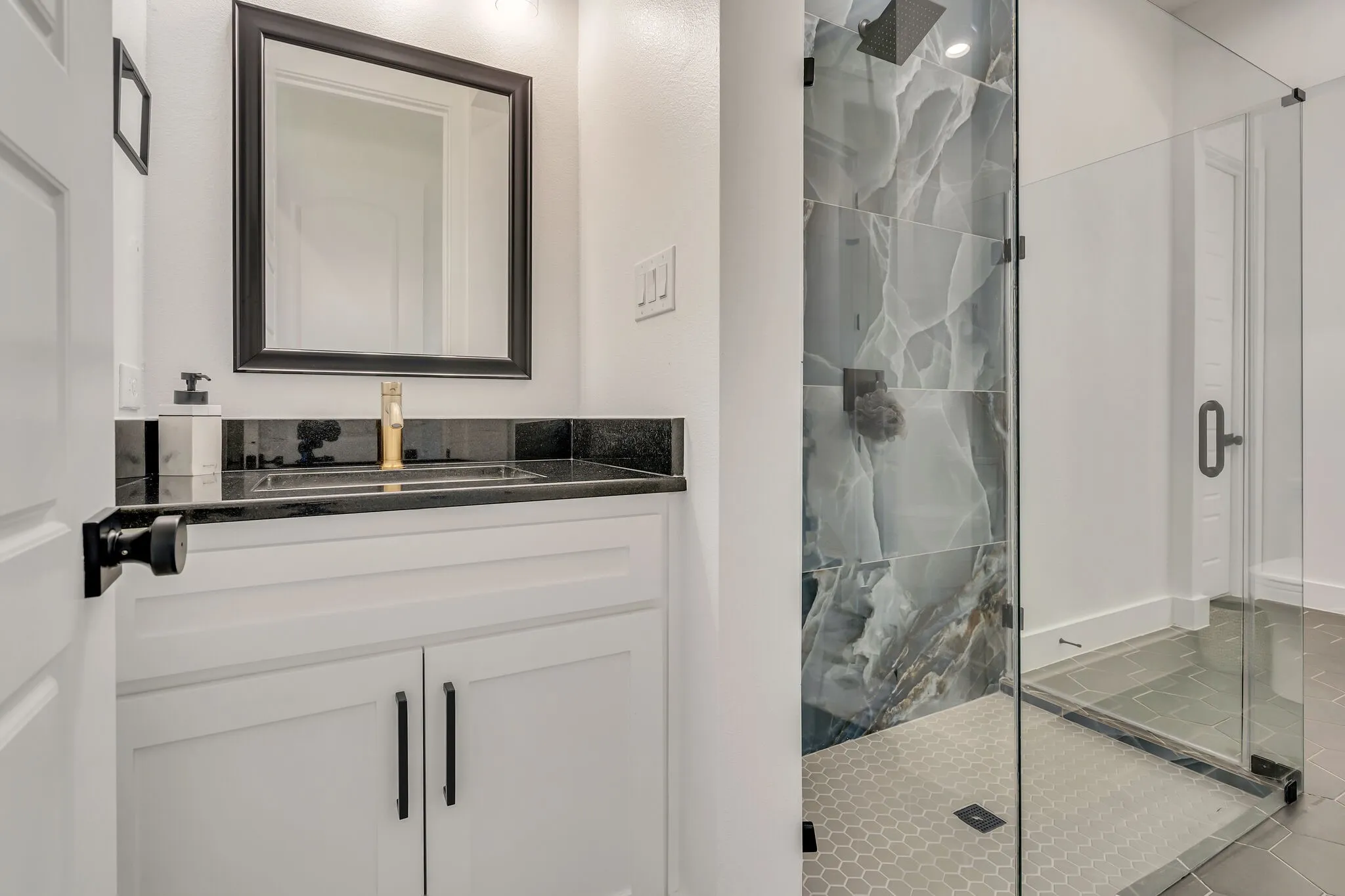 Single Family Residence For Sale in Denton County , 7299 Tom Trail, Krum, Texas 76249, 5 Bedroom, 4 Bathroom, 2 Garage spaces, 3,640 Sqft, built in 2023, Preowned, mls#21209740, Real Estate Agent in Krum, Homes For Sale in Denton county, Homes For Sale in Krum, Realtor in Krum Texas, Real Estate Brokerage Independent Realty Texas, Luminita Cordes Realtor