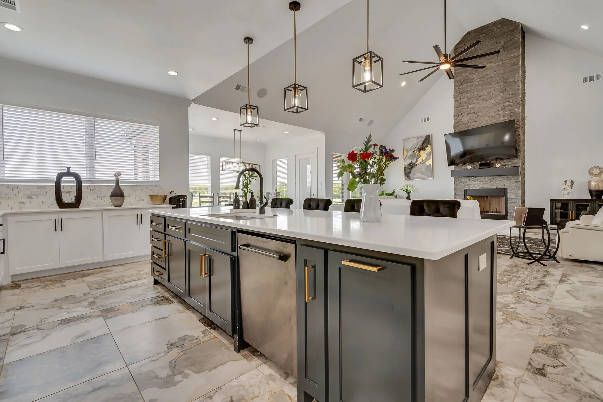 Single Family Residence For Sale in Denton County , 7299 Tom Trail, Krum, Texas 76249, 5 Bedroom, 4 Bathroom, 2 Garage spaces, 3,640 Sqft, built in 2023, Preowned, mls#21209740, Real Estate Agent in Krum, Homes For Sale in Denton county, Homes For Sale in Krum, Realtor in Krum Texas, Real Estate Brokerage Independent Realty Texas, Luminita Cordes Realtor