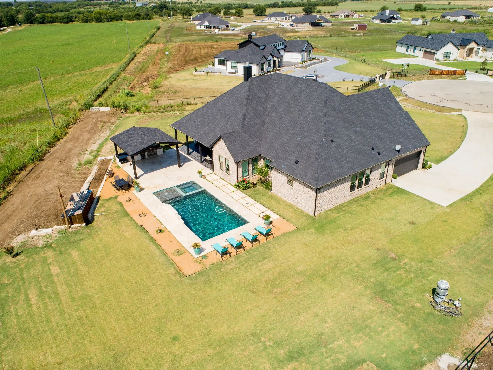 Single Family Residence For Sale in Denton County , 7299 Tom Trail, Krum, Texas 76249, 5 Bedroom, 4 Bathroom, 2 Garage spaces, 3,640 Sqft, built in 2023, Preowned, mls#21209740, Real Estate Agent in Krum, Homes For Sale in Denton county, Homes For Sale in Krum, Realtor in Krum Texas, Real Estate Brokerage Independent Realty Texas, Luminita Cordes Realtor