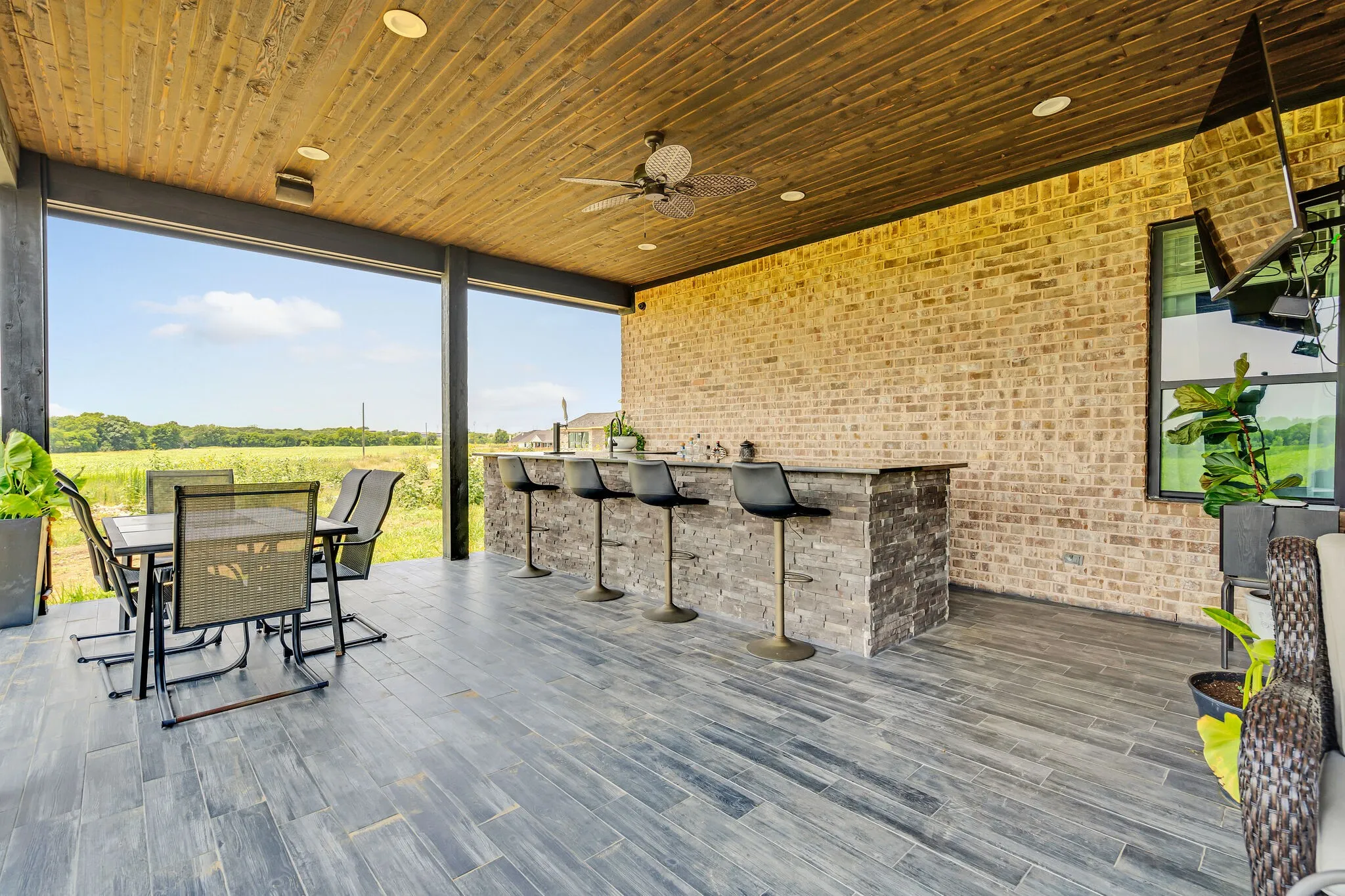 Single Family Residence For Sale in Denton County , 7299 Tom Trail, Krum, Texas 76249, 5 Bedroom, 4 Bathroom, 2 Garage spaces, 3,640 Sqft, built in 2023, Preowned, mls#21209740, Real Estate Agent in Krum, Homes For Sale in Denton county, Homes For Sale in Krum, Realtor in Krum Texas, Real Estate Brokerage Independent Realty Texas, Luminita Cordes Realtor