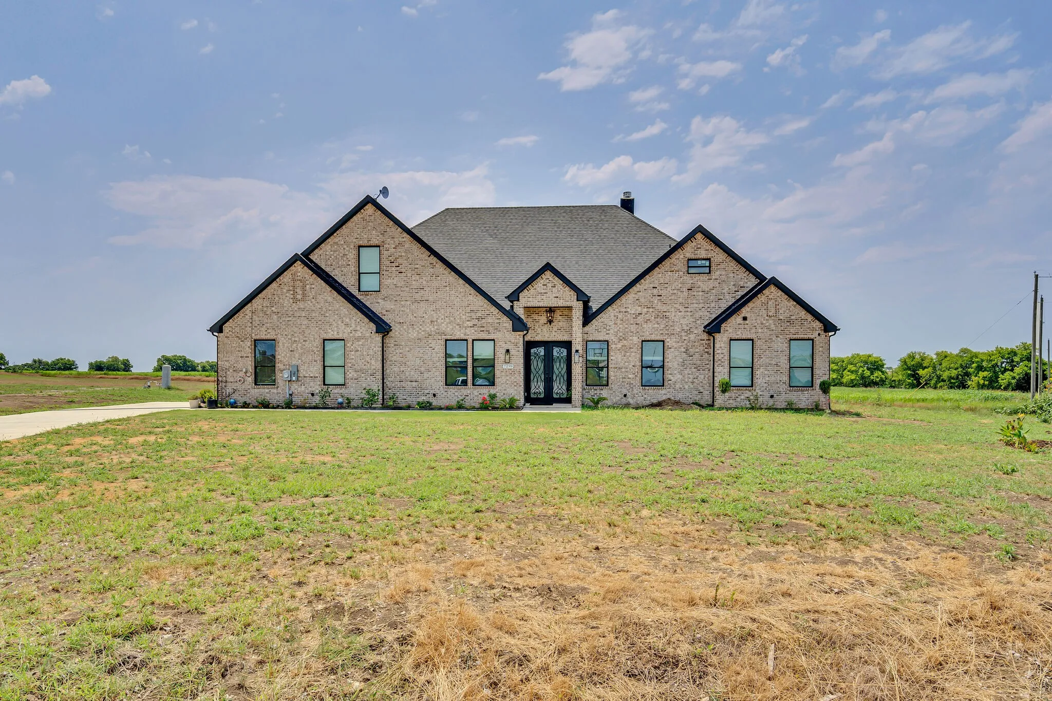 Single Family Residence For Sale in Denton County , 7299 Tom Trail, Krum, Texas 76249, 5 Bedroom, 4 Bathroom, 2 Garage spaces, 3,640 Sqft, built in 2023, Preowned, mls#21209740, Real Estate Agent in Krum, Homes For Sale in Denton county, Homes For Sale in Krum, Realtor in Krum Texas, Real Estate Brokerage Independent Realty Texas, Luminita Cordes Realtor
