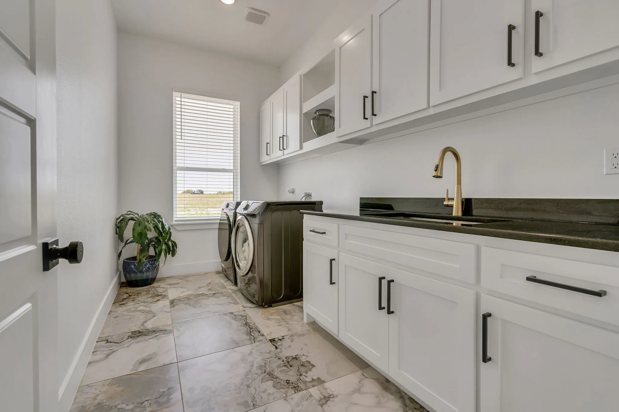 Single Family Residence For Sale in Denton County , 7299 Tom Trail, Krum, Texas 76249, 5 Bedroom, 4 Bathroom, 2 Garage spaces, 3,640 Sqft, built in 2023, Preowned, mls#21209740, Real Estate Agent in Krum, Homes For Sale in Denton county, Homes For Sale in Krum, Realtor in Krum Texas, Real Estate Brokerage Independent Realty Texas, Luminita Cordes Realtor