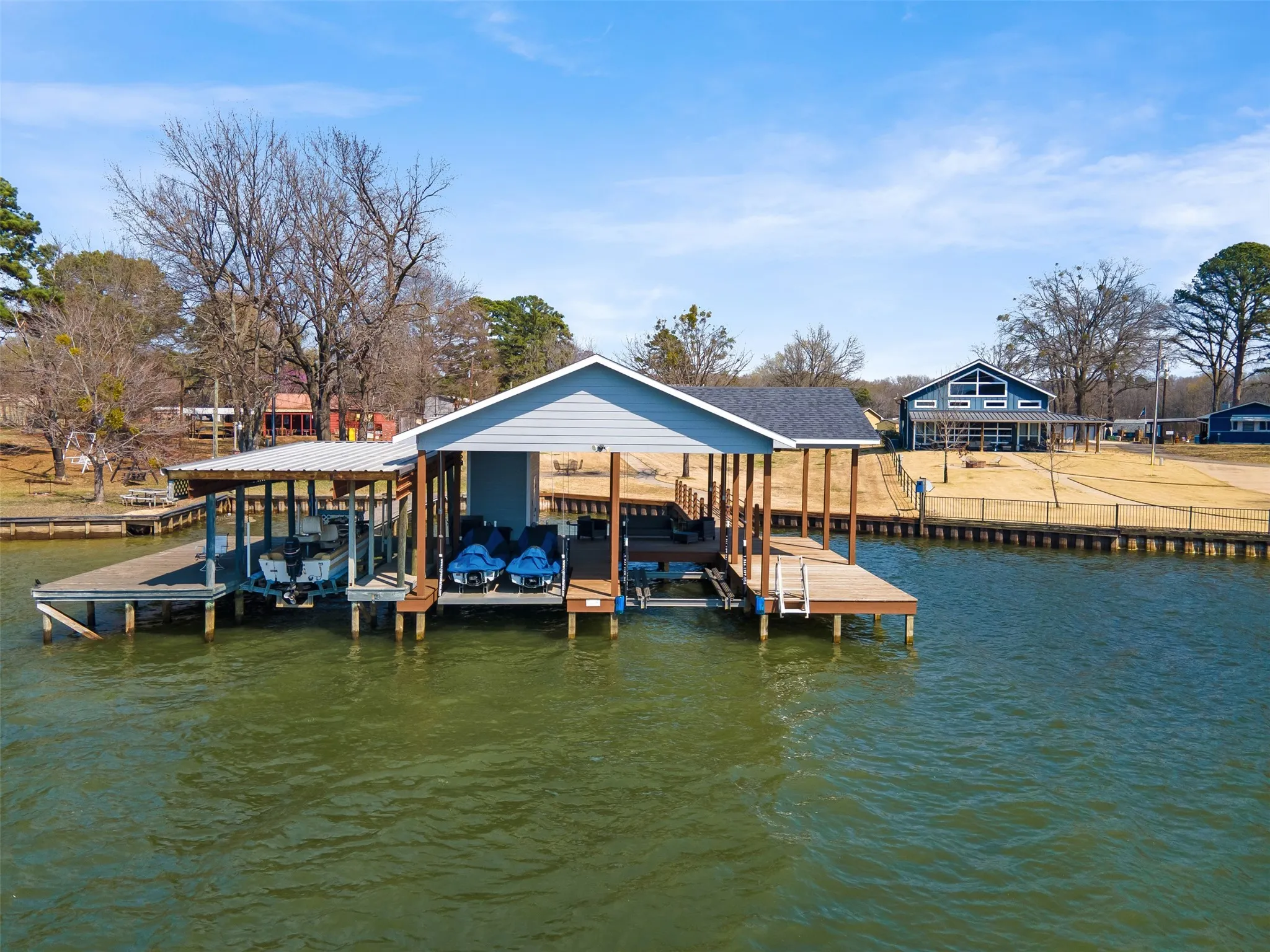 Single Family Residence For Sale in Titus County , 664 County Road 2360, Mt Pleasant, Texas 75455, 3 Bedroom, 3 Bathroom, 4 Garage spaces, 2,900 Sqft, built in 1994, mls#21192024, Real Estate Agent in Mt Pleasant, Homes For Sale in Titus county, Homes For Sale in Mt Pleasant, Realtor in Mt Pleasant Texas, Real Estate Brokerage Independent Realty Texas, Luminita Cordes Realtor