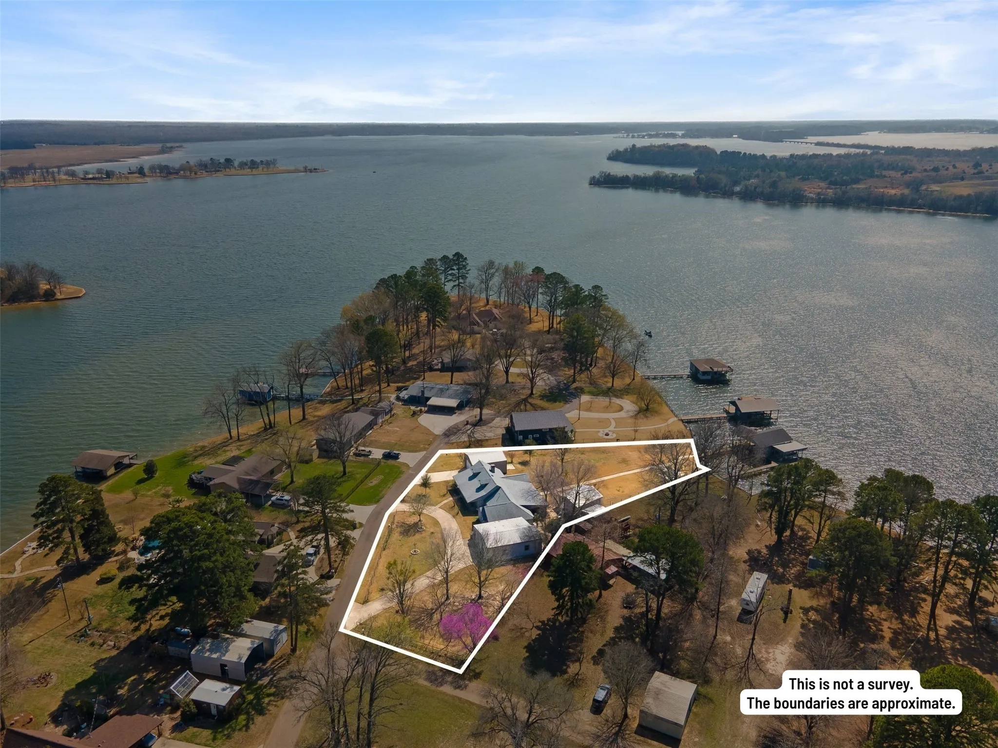 Single Family Residence For Sale in Titus County , 664 County Road 2360, Mt Pleasant, Texas 75455, 3 Bedroom, 3 Bathroom, 4 Garage spaces, 2,900 Sqft, built in 1994, mls#21192024, Real Estate Agent in Mt Pleasant, Homes For Sale in Titus county, Homes For Sale in Mt Pleasant, Realtor in Mt Pleasant Texas, Real Estate Brokerage Independent Realty Texas, Luminita Cordes Realtor