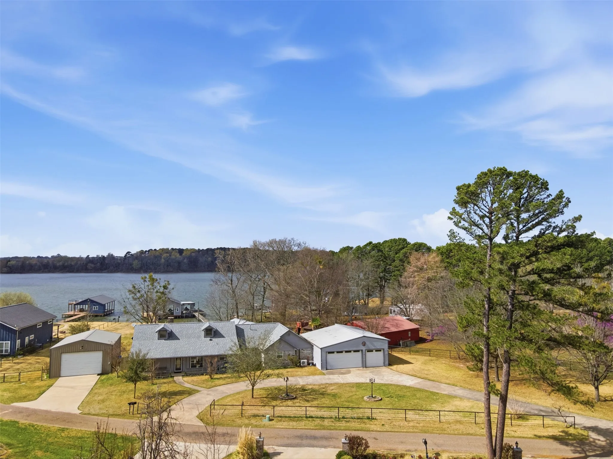 Single Family Residence For Sale in Titus County , 664 County Road 2360, Mt Pleasant, Texas 75455, 3 Bedroom, 3 Bathroom, 4 Garage spaces, 2,900 Sqft, built in 1994, mls#21192024, Real Estate Agent in Mt Pleasant, Homes For Sale in Titus county, Homes For Sale in Mt Pleasant, Realtor in Mt Pleasant Texas, Real Estate Brokerage Independent Realty Texas, Luminita Cordes Realtor