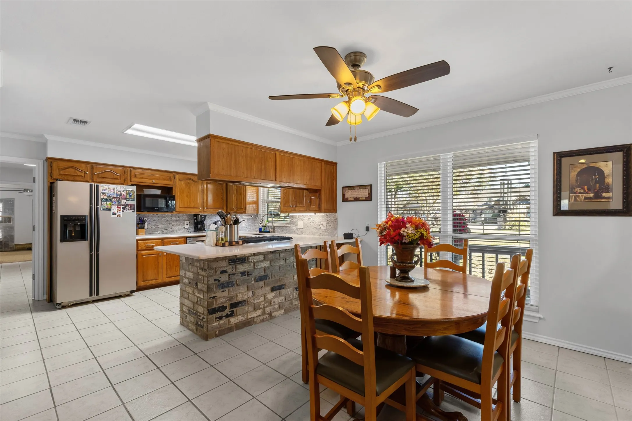 Single Family Residence For Sale in Titus County , 664 County Road 2360, Mt Pleasant, Texas 75455, 3 Bedroom, 3 Bathroom, 4 Garage spaces, 2,900 Sqft, built in 1994, mls#21192024, Real Estate Agent in Mt Pleasant, Homes For Sale in Titus county, Homes For Sale in Mt Pleasant, Realtor in Mt Pleasant Texas, Real Estate Brokerage Independent Realty Texas, Luminita Cordes Realtor