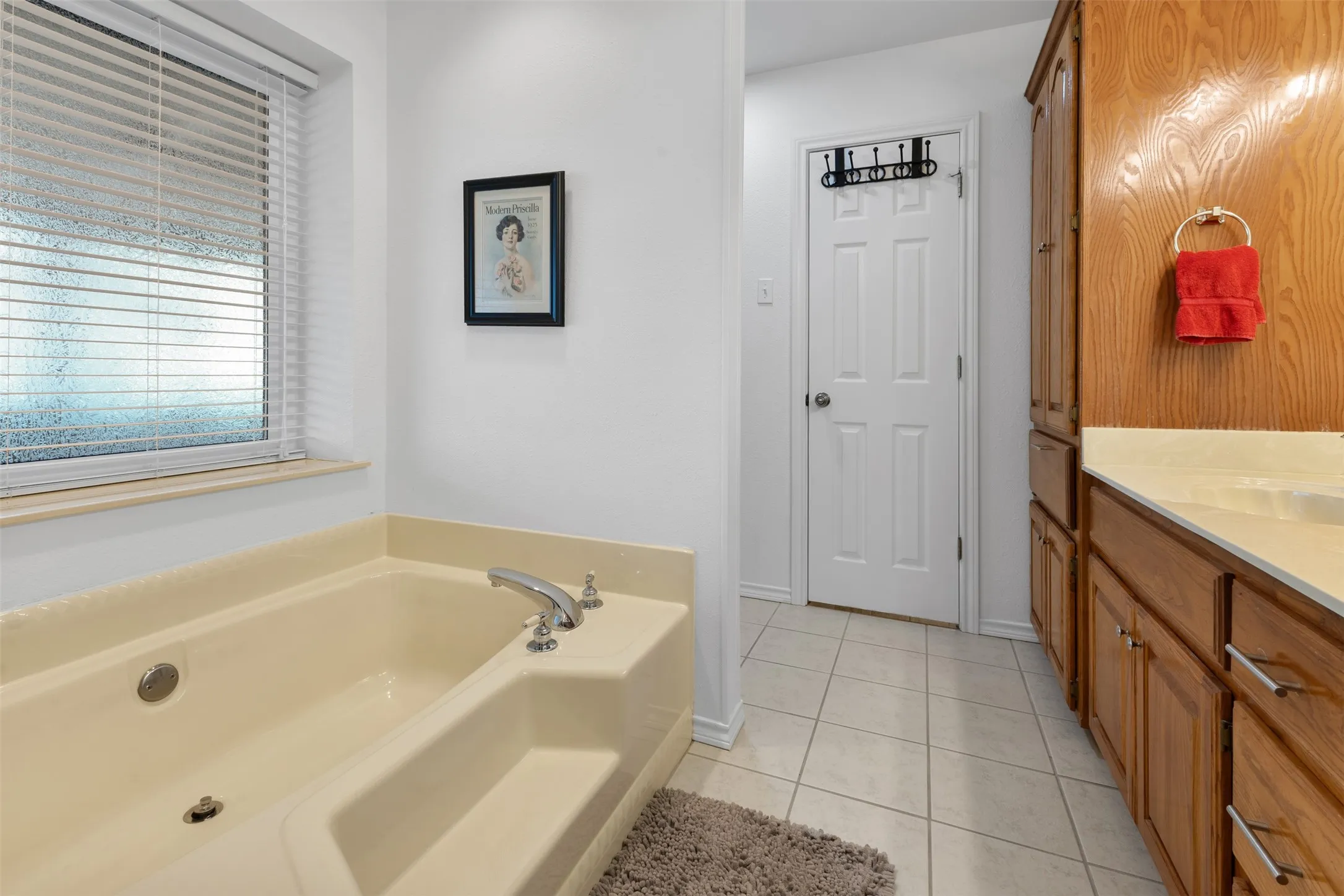 Single Family Residence For Sale in Titus County , 664 County Road 2360, Mt Pleasant, Texas 75455, 3 Bedroom, 3 Bathroom, 4 Garage spaces, 2,900 Sqft, built in 1994, mls#21192024, Real Estate Agent in Mt Pleasant, Homes For Sale in Titus county, Homes For Sale in Mt Pleasant, Realtor in Mt Pleasant Texas, Real Estate Brokerage Independent Realty Texas, Luminita Cordes Realtor