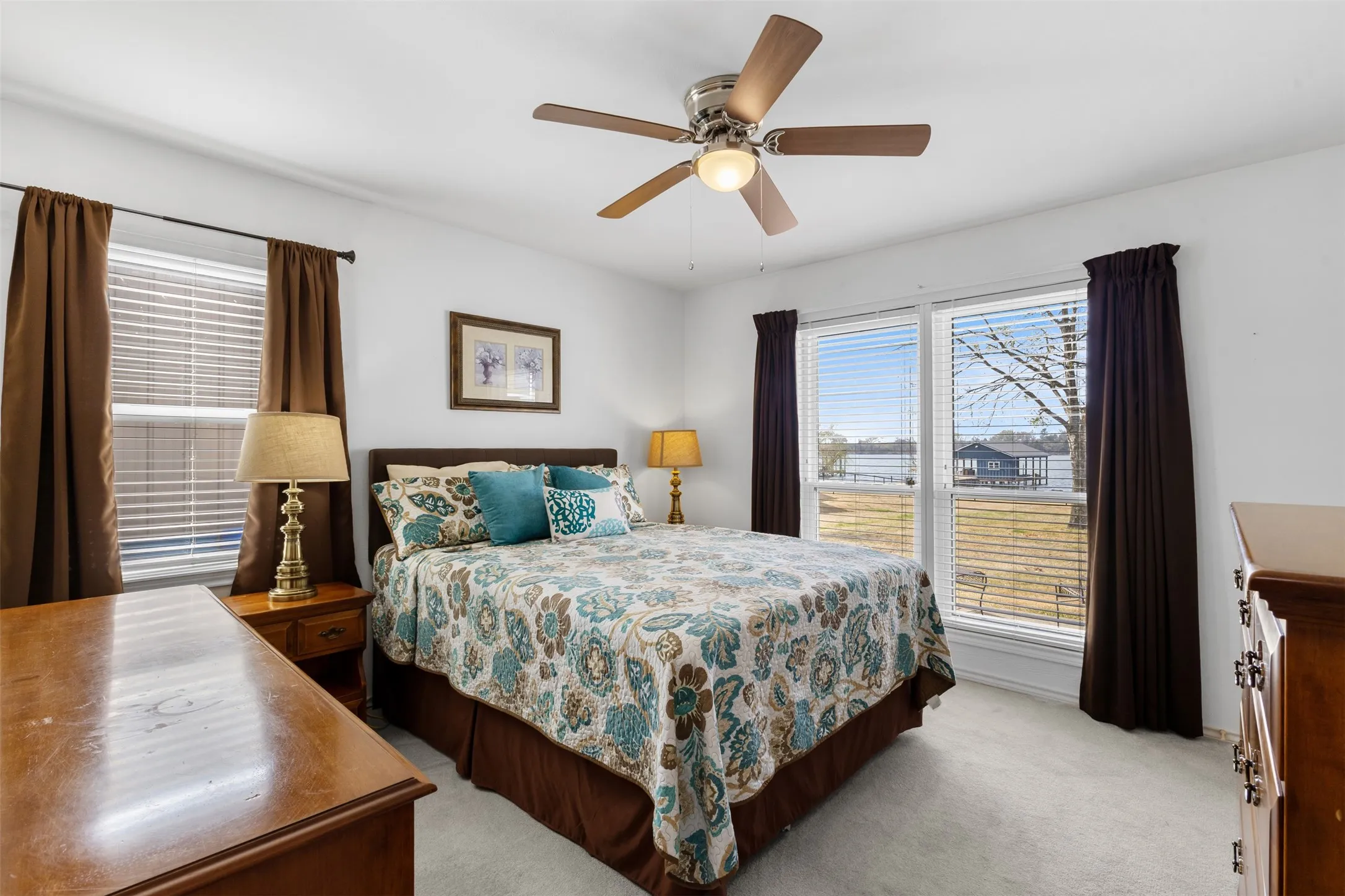Single Family Residence For Sale in Titus County , 664 County Road 2360, Mt Pleasant, Texas 75455, 3 Bedroom, 3 Bathroom, 4 Garage spaces, 2,900 Sqft, built in 1994, mls#21192024, Real Estate Agent in Mt Pleasant, Homes For Sale in Titus county, Homes For Sale in Mt Pleasant, Realtor in Mt Pleasant Texas, Real Estate Brokerage Independent Realty Texas, Luminita Cordes Realtor
