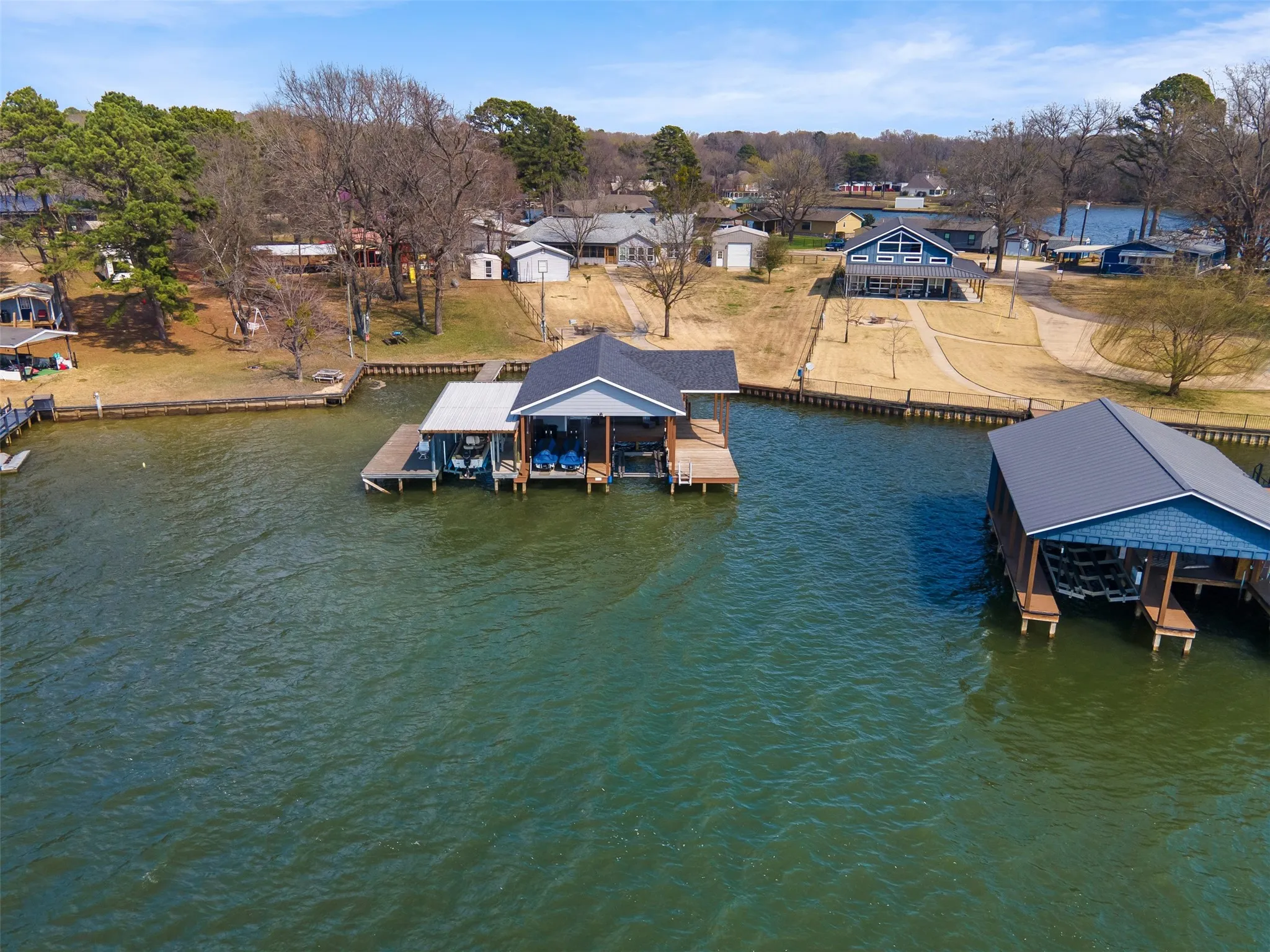 Single Family Residence For Sale in Titus County , 664 County Road 2360, Mt Pleasant, Texas 75455, 3 Bedroom, 3 Bathroom, 4 Garage spaces, 2,900 Sqft, built in 1994, mls#21192024, Real Estate Agent in Mt Pleasant, Homes For Sale in Titus county, Homes For Sale in Mt Pleasant, Realtor in Mt Pleasant Texas, Real Estate Brokerage Independent Realty Texas, Luminita Cordes Realtor