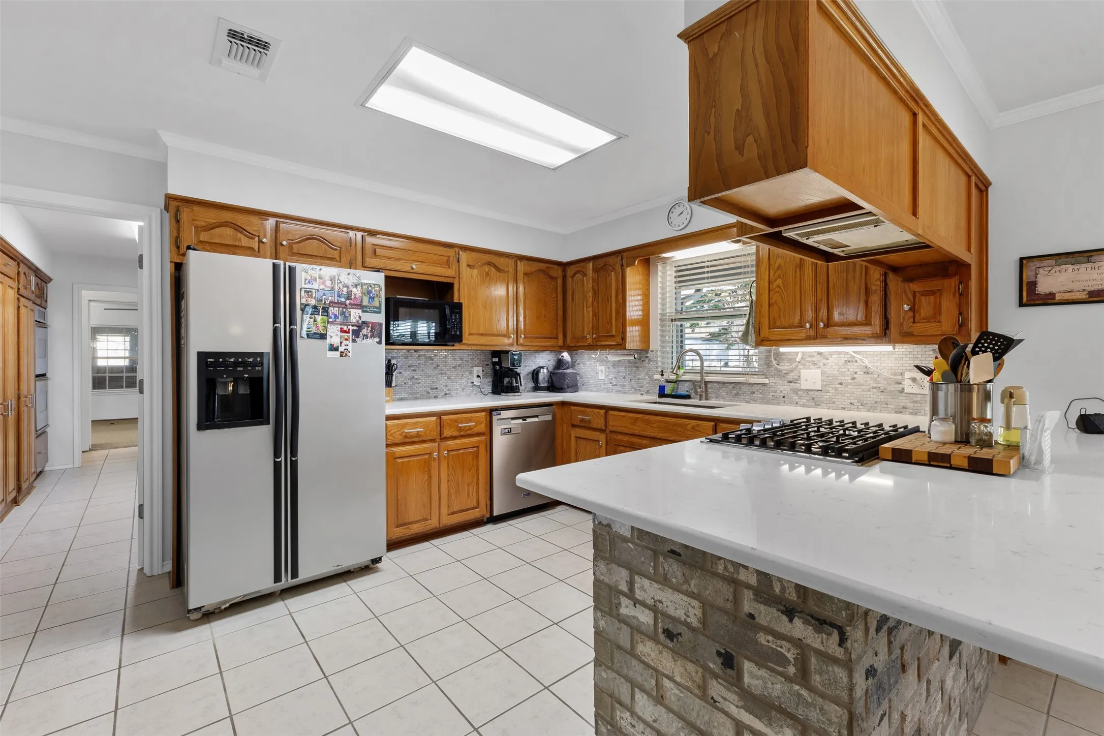 Single Family Residence For Sale in Titus County , 664 County Road 2360, Mt Pleasant, Texas 75455, 3 Bedroom, 3 Bathroom, 4 Garage spaces, 2,900 Sqft, built in 1994, mls#21192024, Real Estate Agent in Mt Pleasant, Homes For Sale in Titus county, Homes For Sale in Mt Pleasant, Realtor in Mt Pleasant Texas, Real Estate Brokerage Independent Realty Texas, Luminita Cordes Realtor