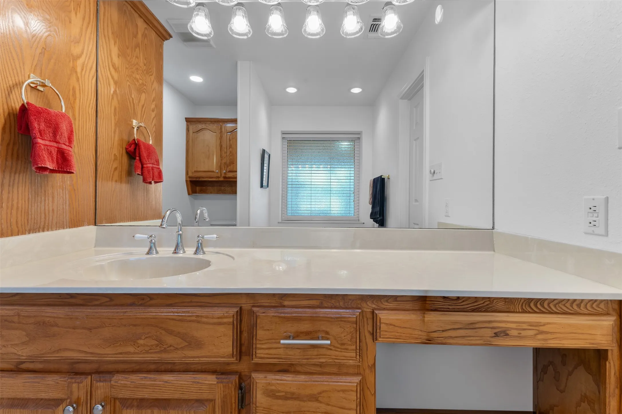 Single Family Residence For Sale in Titus County , 664 County Road 2360, Mt Pleasant, Texas 75455, 3 Bedroom, 3 Bathroom, 4 Garage spaces, 2,900 Sqft, built in 1994, mls#21192024, Real Estate Agent in Mt Pleasant, Homes For Sale in Titus county, Homes For Sale in Mt Pleasant, Realtor in Mt Pleasant Texas, Real Estate Brokerage Independent Realty Texas, Luminita Cordes Realtor