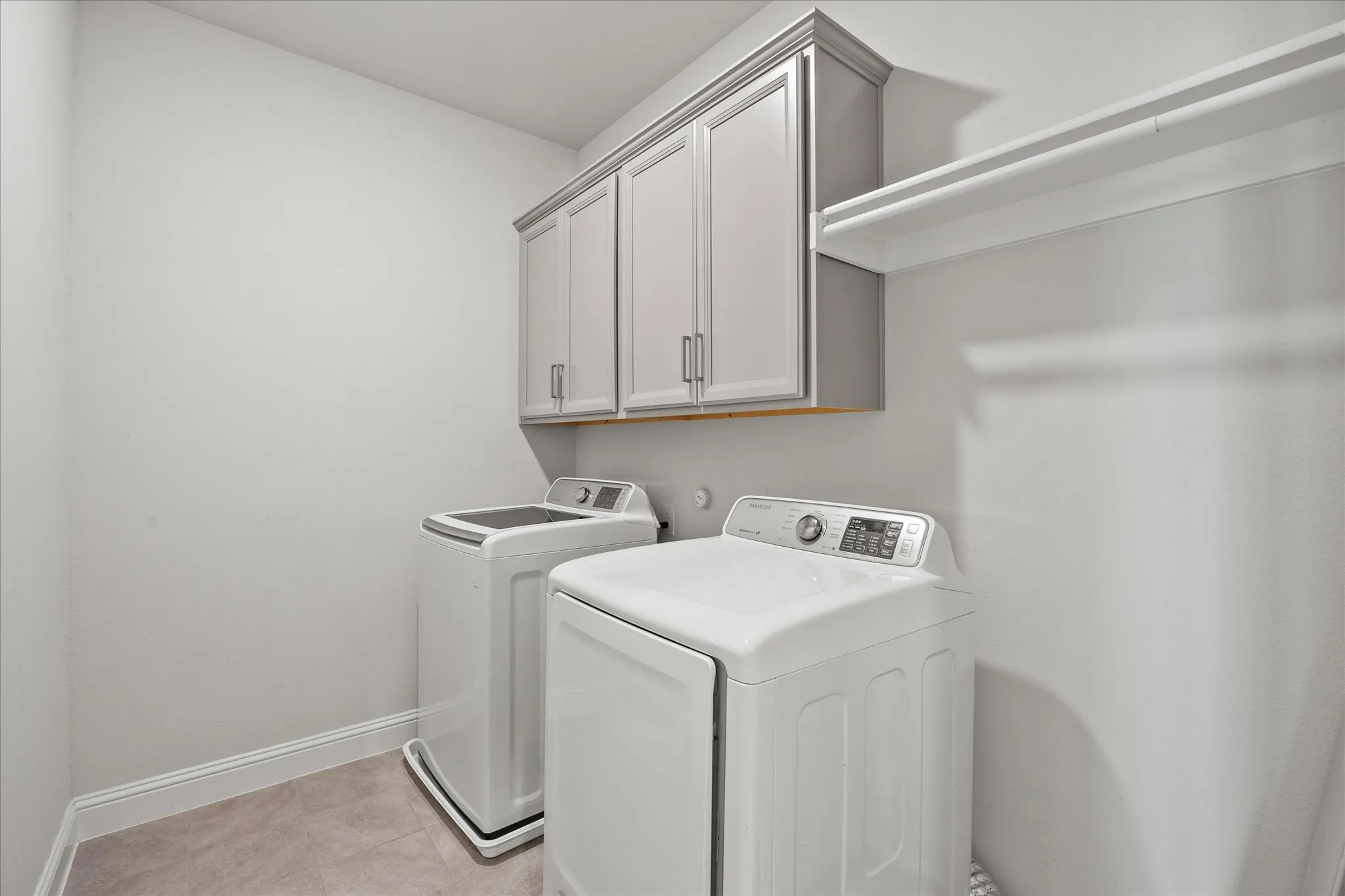 Townhouse For Sale in Collin County , 329 Baker Drive, Plano, Texas 75074, 4 Bedroom, 4 Bathroom, 2 Garage spaces, 2,035 Sqft, built in 2022, Preowned, mls#21199369, Real Estate Agent in Plano, Homes For Sale in Collin county, Homes For Sale in Plano, Realtor in Plano Texas, Real Estate Brokerage Independent Realty Texas, Luminita Cordes Realtor