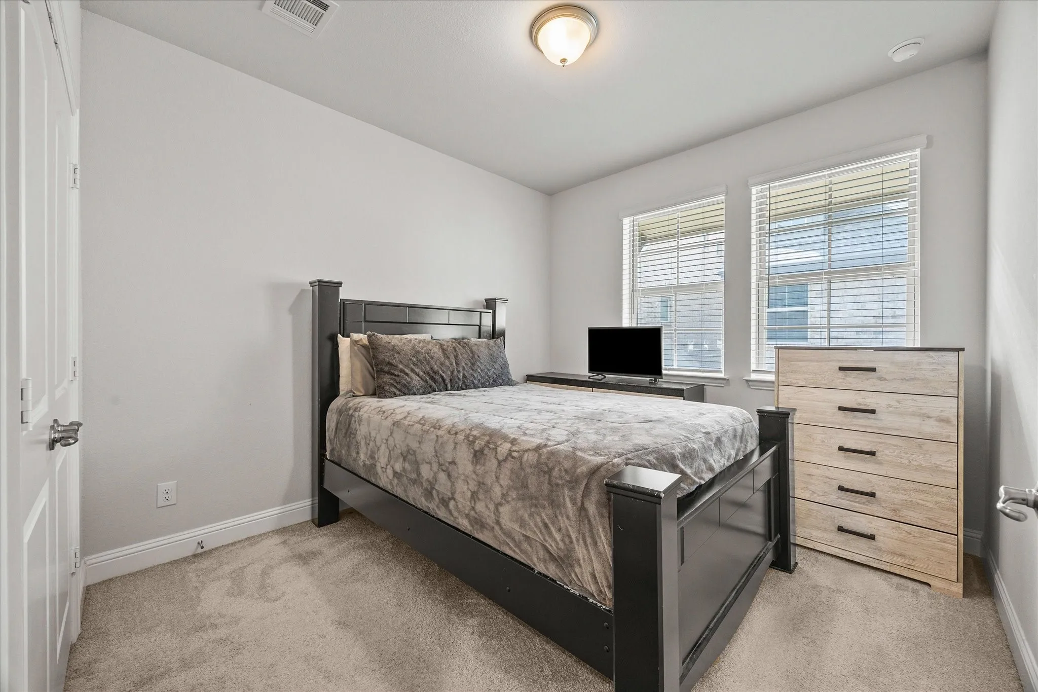 Townhouse For Sale in Collin County , 329 Baker Drive, Plano, Texas 75074, 4 Bedroom, 4 Bathroom, 2 Garage spaces, 2,035 Sqft, built in 2022, Preowned, mls#21199369, Real Estate Agent in Plano, Homes For Sale in Collin county, Homes For Sale in Plano, Realtor in Plano Texas, Real Estate Brokerage Independent Realty Texas, Luminita Cordes Realtor
