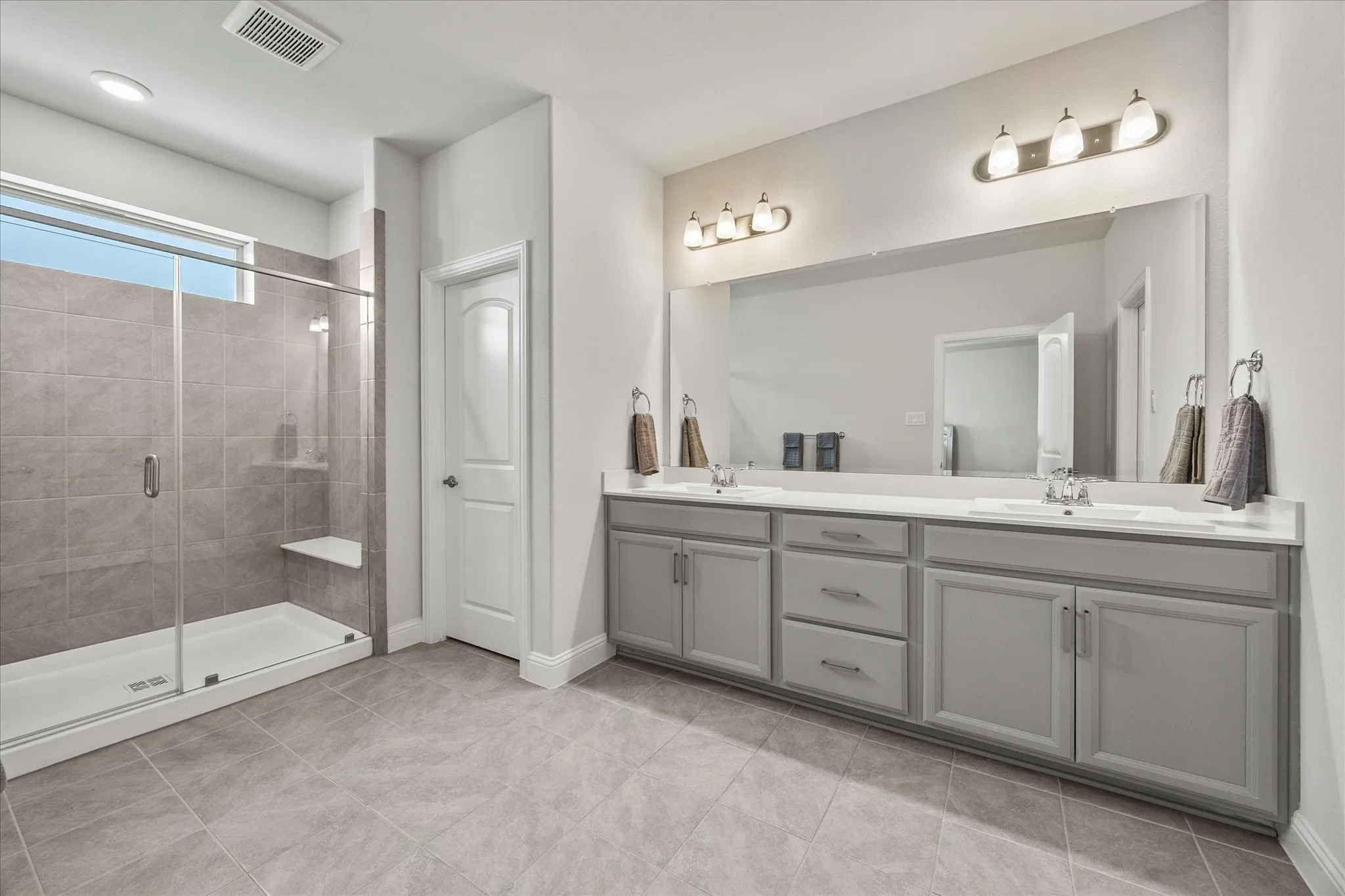 Townhouse For Sale in Collin County , 329 Baker Drive, Plano, Texas 75074, 4 Bedroom, 4 Bathroom, 2 Garage spaces, 2,035 Sqft, built in 2022, Preowned, mls#21199369, Real Estate Agent in Plano, Homes For Sale in Collin county, Homes For Sale in Plano, Realtor in Plano Texas, Real Estate Brokerage Independent Realty Texas, Luminita Cordes Realtor