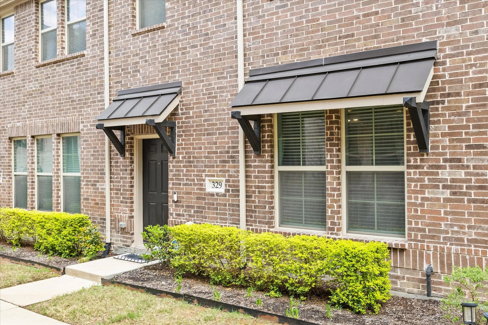 Townhouse For Sale in Collin County , 329 Baker Drive, Plano, Texas 75074, 4 Bedroom, 4 Bathroom, 2 Garage spaces, 2,035 Sqft, built in 2022, Preowned, mls#21199369, Real Estate Agent in Plano, Homes For Sale in Collin county, Homes For Sale in Plano, Realtor in Plano Texas, Real Estate Brokerage Independent Realty Texas, Luminita Cordes Realtor