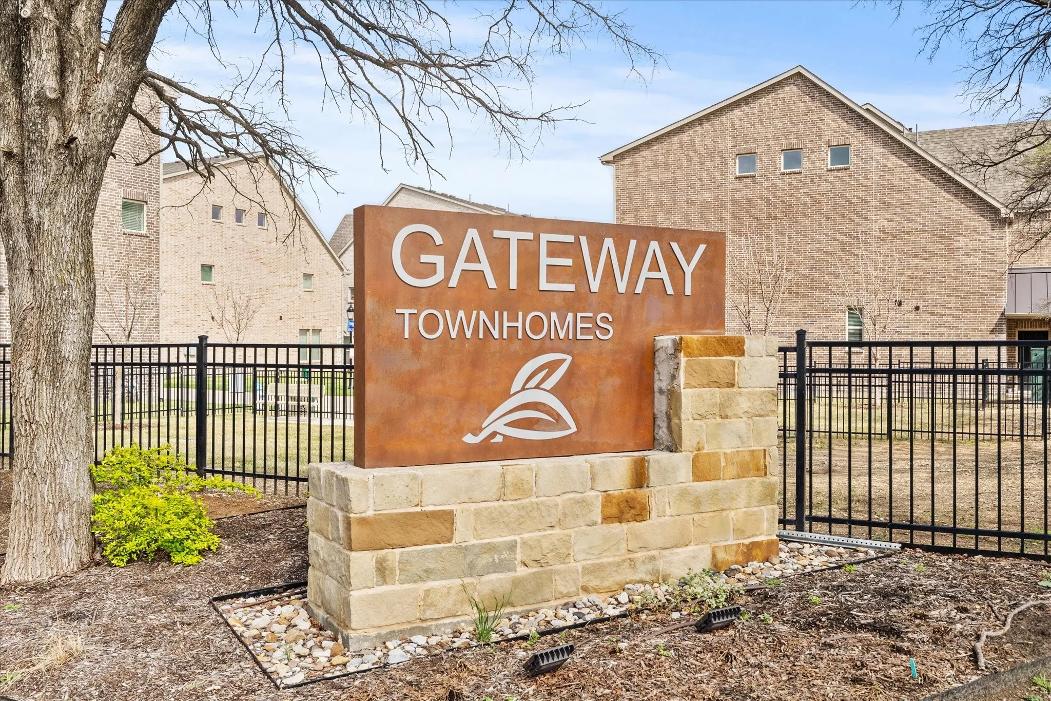 Townhouse For Sale in Collin County , 329 Baker Drive, Plano, Texas 75074, 4 Bedroom, 4 Bathroom, 2 Garage spaces, 2,035 Sqft, built in 2022, Preowned, mls#21199369, Real Estate Agent in Plano, Homes For Sale in Collin county, Homes For Sale in Plano, Realtor in Plano Texas, Real Estate Brokerage Independent Realty Texas, Luminita Cordes Realtor
