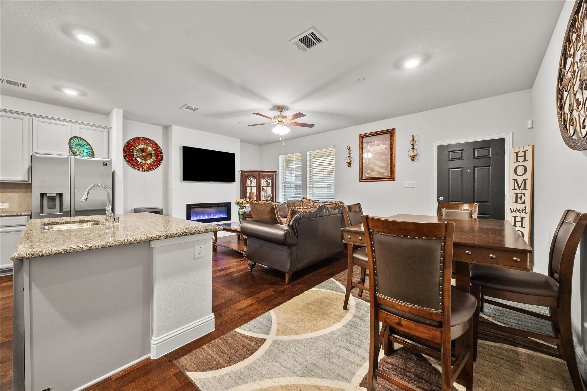 Townhouse For Sale in Collin County , 329 Baker Drive, Plano, Texas 75074, 4 Bedroom, 4 Bathroom, 2 Garage spaces, 2,035 Sqft, built in 2022, Preowned, mls#21199369, Real Estate Agent in Plano, Homes For Sale in Collin county, Homes For Sale in Plano, Realtor in Plano Texas, Real Estate Brokerage Independent Realty Texas, Luminita Cordes Realtor