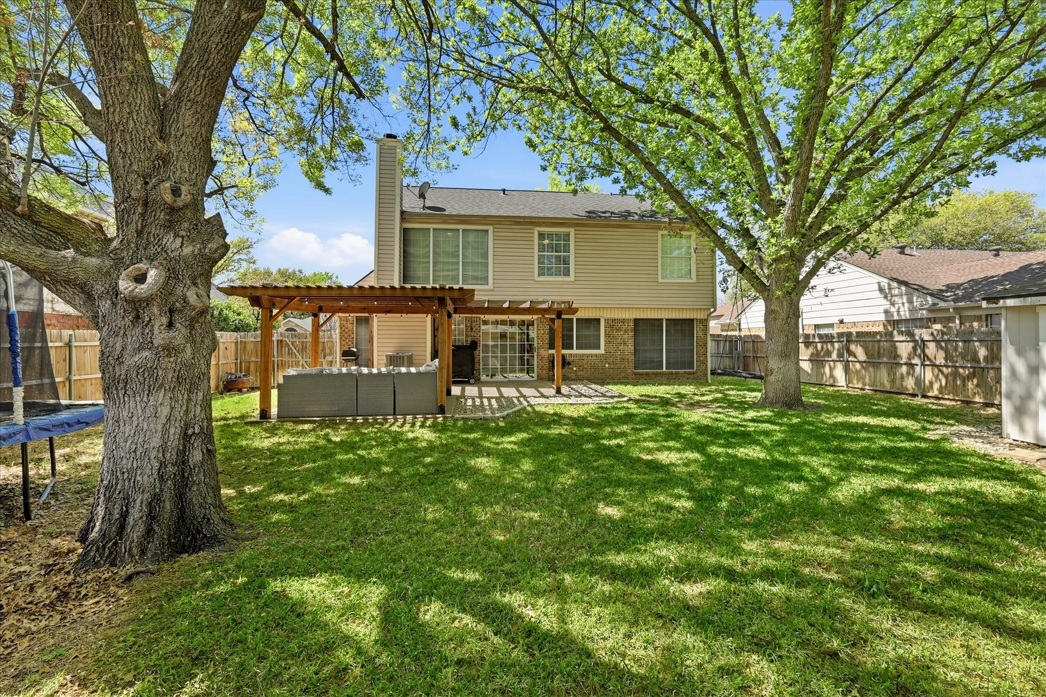 Single Family Residence For Sale in Tarrant County , 6824 Wooddale Drive, Watauga, Texas 76148, 4 Bedroom, 3 Bathroom, 2 Garage spaces, 2,021 Sqft, built in 1988, mls#21210156, Real Estate Agent in Watauga, Homes For Sale in Tarrant county, Homes For Sale in Watauga, Realtor in Watauga Texas, Real Estate Brokerage Independent Realty Texas, Luminita Cordes Realtor