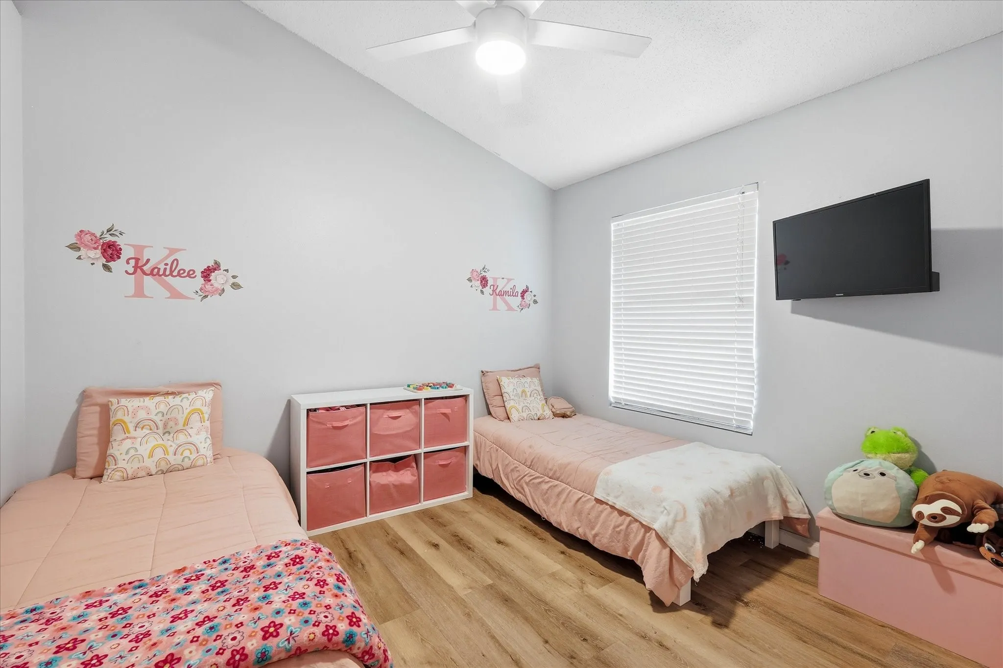 Single Family Residence For Sale in Tarrant County , 6824 Wooddale Drive, Watauga, Texas 76148, 4 Bedroom, 3 Bathroom, 2 Garage spaces, 2,021 Sqft, built in 1988, mls#21210156, Real Estate Agent in Watauga, Homes For Sale in Tarrant county, Homes For Sale in Watauga, Realtor in Watauga Texas, Real Estate Brokerage Independent Realty Texas, Luminita Cordes Realtor
