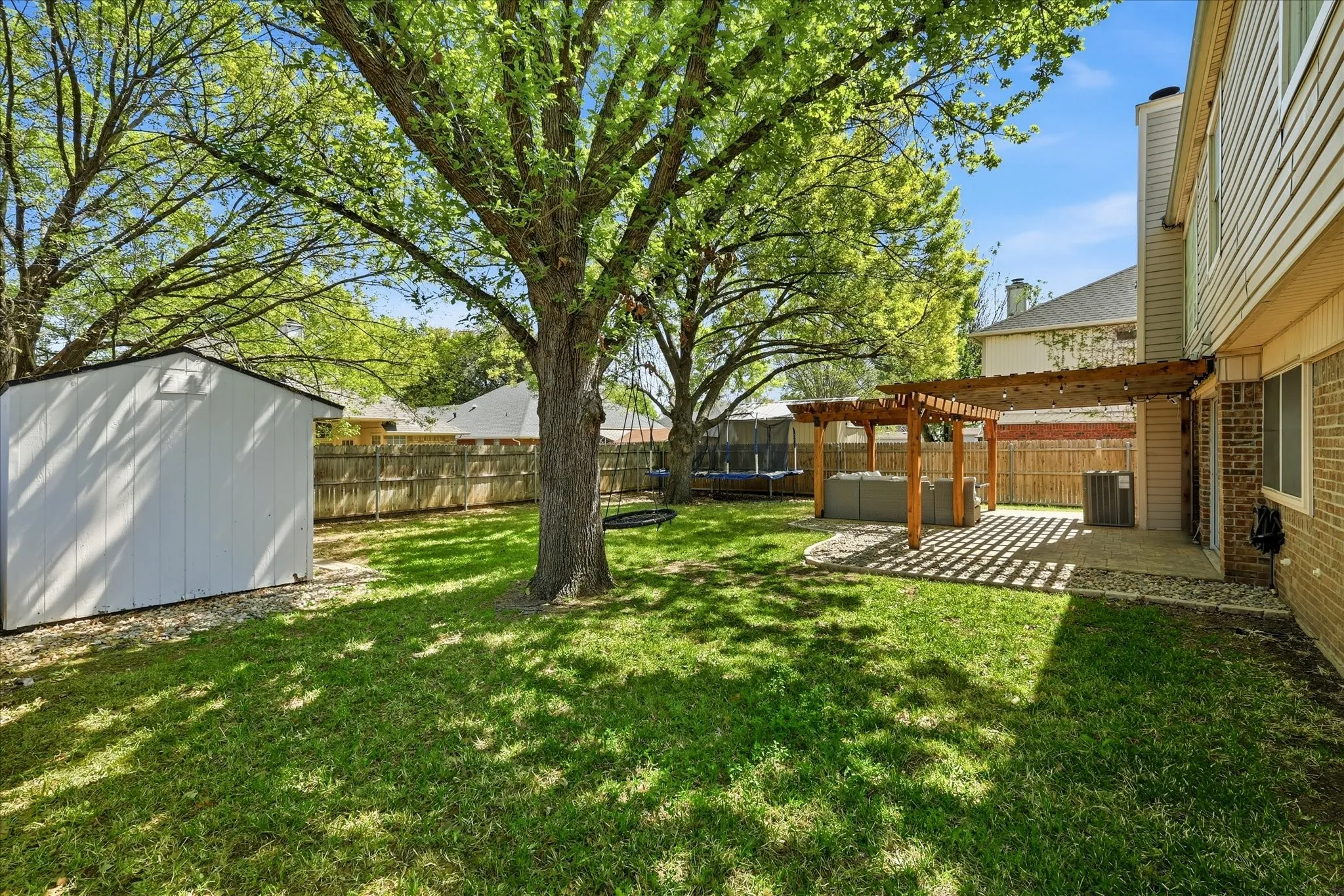 Single Family Residence For Sale in Tarrant County , 6824 Wooddale Drive, Watauga, Texas 76148, 4 Bedroom, 3 Bathroom, 2 Garage spaces, 2,021 Sqft, built in 1988, mls#21210156, Real Estate Agent in Watauga, Homes For Sale in Tarrant county, Homes For Sale in Watauga, Realtor in Watauga Texas, Real Estate Brokerage Independent Realty Texas, Luminita Cordes Realtor