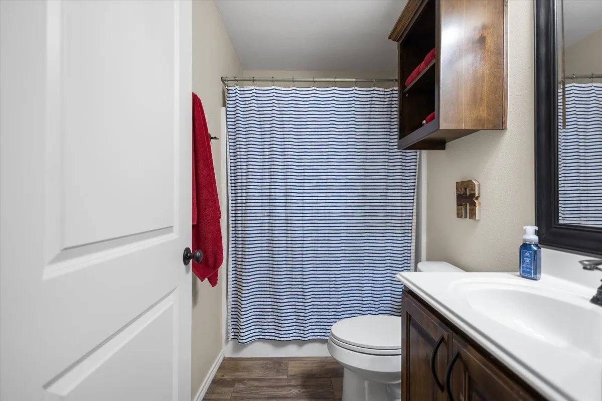 Single Family Residence For Sale in Smith County , 307 Mission Crest Circle, Lindale, Texas 75771, 3 Bedroom, 2 Bathroom, 2 Garage spaces, 1,457 Sqft, built in 2015, Price $279,000, mls#21210162, Real Estate Agent in Lindale, Homes For Sale in Smith county, Homes For Sale in Lindale, Realtor in Lindale Texas, Real Estate Brokerage Independent Realty Texas, Luminita Cordes Realtor