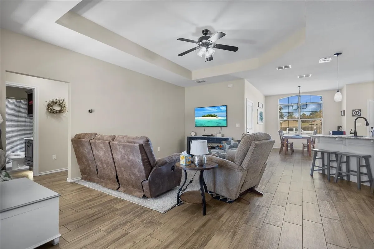 Single Family Residence For Sale in Smith County , 307 Mission Crest Circle, Lindale, Texas 75771, 3 Bedroom, 2 Bathroom, 2 Garage spaces, 1,457 Sqft, built in 2015, Price $279,000, mls#21210162, Real Estate Agent in Lindale, Homes For Sale in Smith county, Homes For Sale in Lindale, Realtor in Lindale Texas, Real Estate Brokerage Independent Realty Texas, Luminita Cordes Realtor