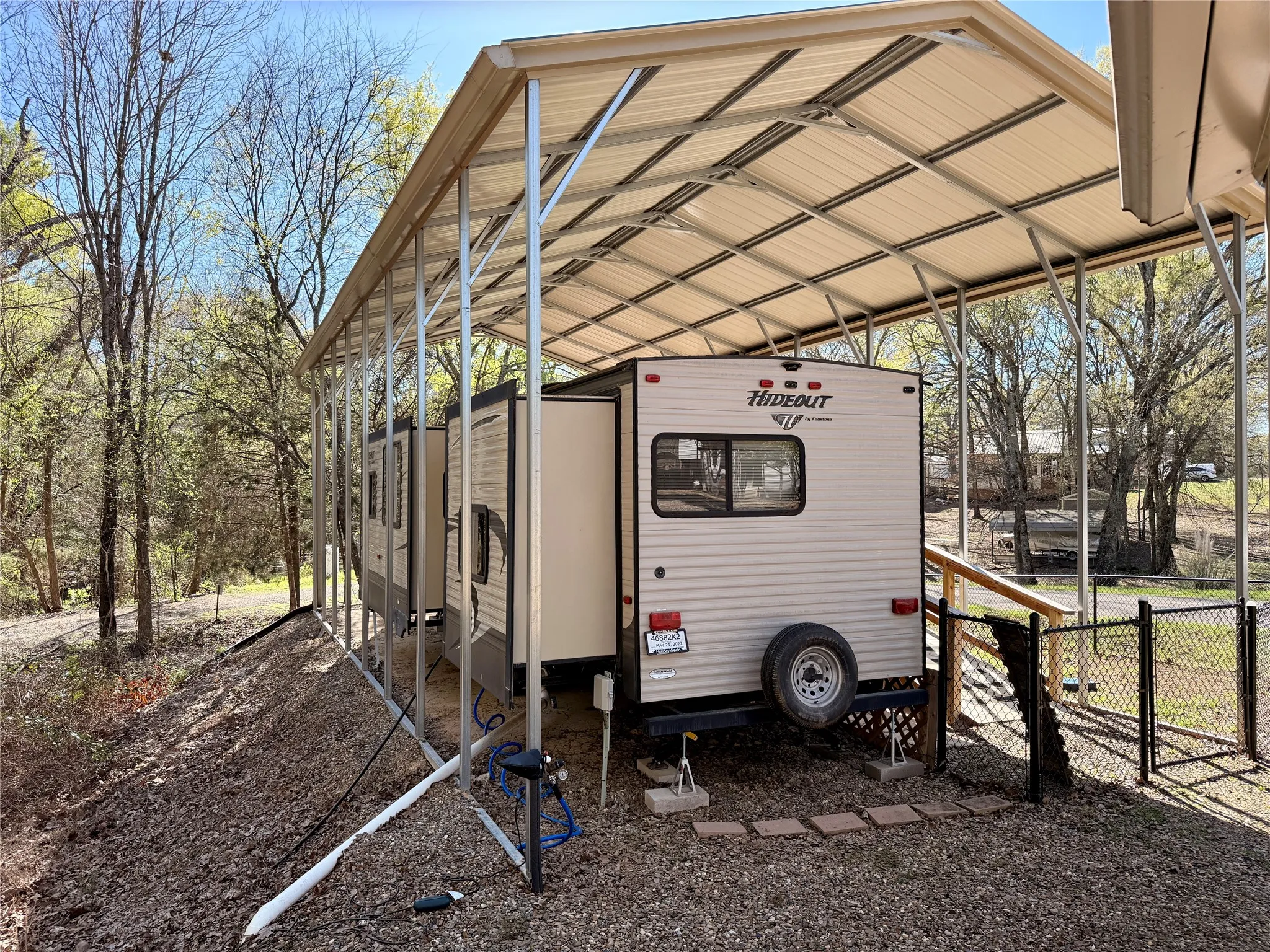 Single Family Residence For Sale in Wood County , 6435 FM 17 605, Yantis, Texas 75497, 2 Bedroom, 1 Bathroom, Garage spaces, 265 Sqft, built in 2017, Preowned, mls#21203007, Real Estate Agent in Yantis, Homes For Sale in Wood county, Homes For Sale in Yantis, Realtor in Yantis Texas, Real Estate Brokerage Independent Realty Texas, Luminita Cordes Realtor