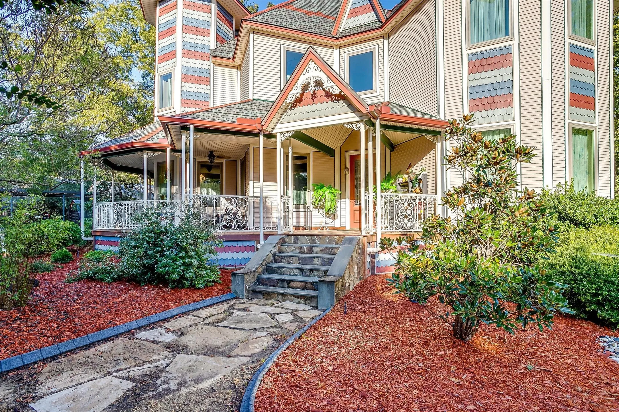Single Family Residence For Sale in Johnson County , 10501 County Road 525, Mansfield, Texas 76063, 3 Bedrooms, 3 Bathrooms, 2 Garage spaces, 2,668 Sqft, built in 1997, Price $1,550,000, mls#21208319, Real Estate Agent in Mansfield, Homes For Sale in Johnson county, Homes For Sale in Mansfield, Realtor in Mansfield Texas, Real Estate Brokerage Independent Realty Texas, Luminita Cordes Realtor