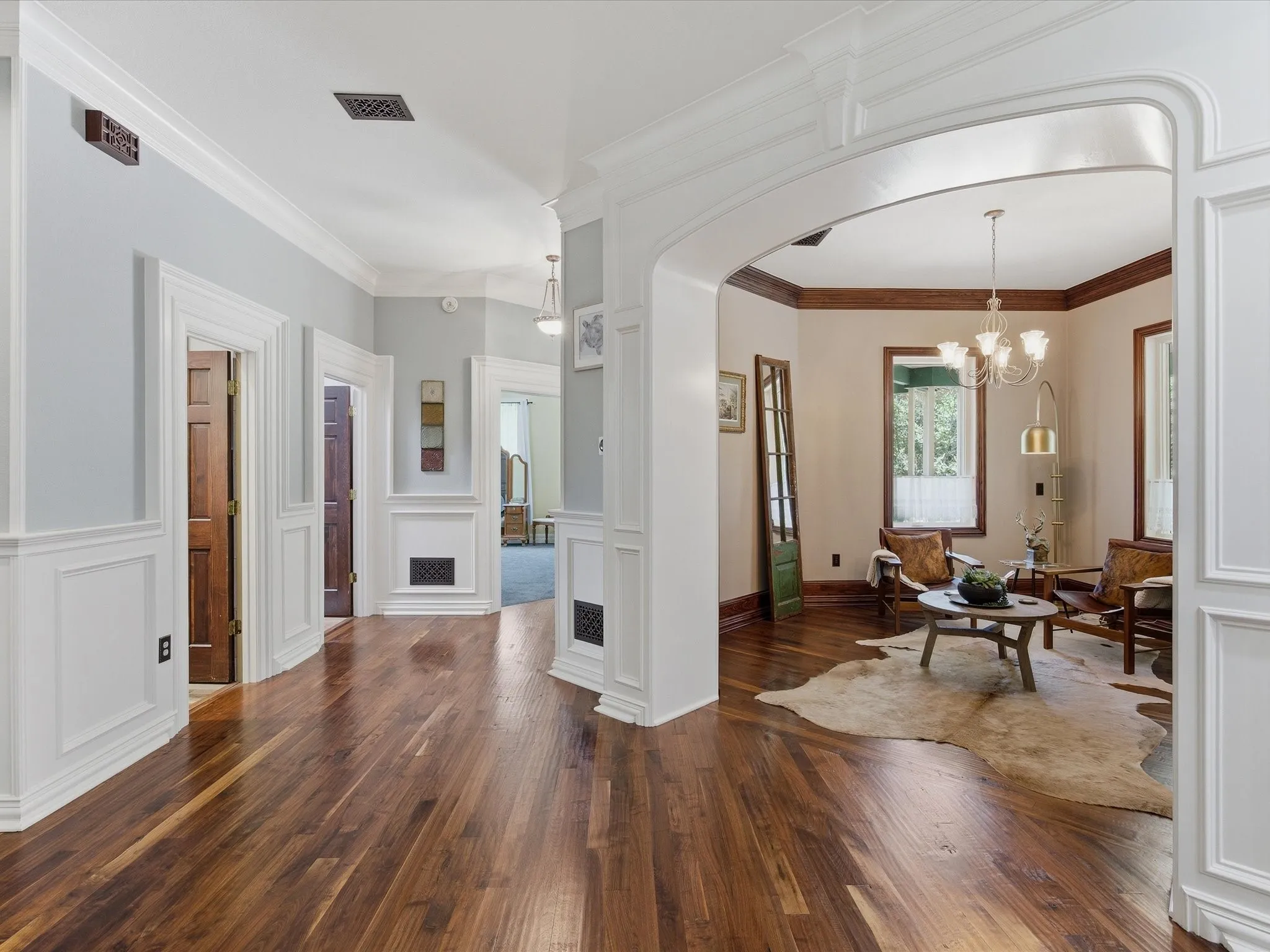 Single Family Residence For Sale in Johnson County , 10501 County Road 525, Mansfield, Texas 76063, 3 Bedrooms, 3 Bathrooms, 2 Garage spaces, 2,668 Sqft, built in 1997, Price $1,550,000, mls#21208319, Real Estate Agent in Mansfield, Homes For Sale in Johnson county, Homes For Sale in Mansfield, Realtor in Mansfield Texas, Real Estate Brokerage Independent Realty Texas, Luminita Cordes Realtor