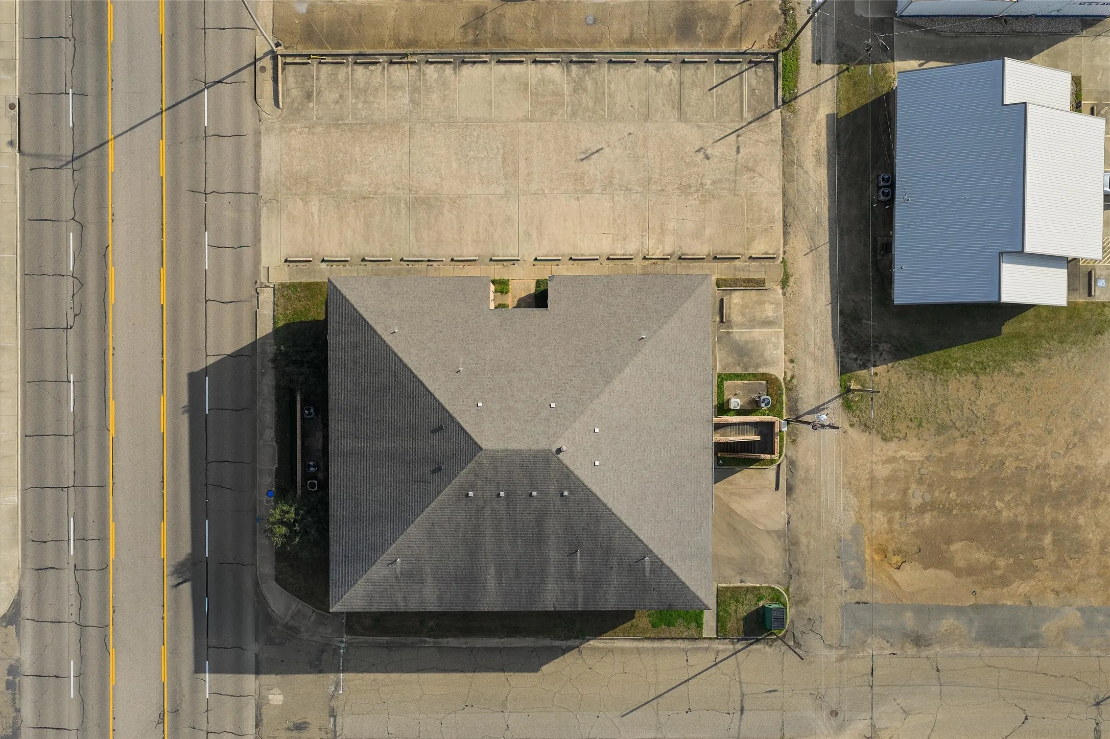 Office For Rent in Bowie County , 921 Texas Boulevard D, Texarkana, Texas 75501, 0, 0, Garage spaces, 0 Sqft, built in 1985, Preowned, Price $1,400, mls#21210207, Real Estate Agent in Texarkana, Homes For Rent in Bowie county, Homes For Rent in Texarkana, Realtor in Texarkana Texas, Real Estate Brokerage Independent Realty Texas, Luminita Cordes Realtor