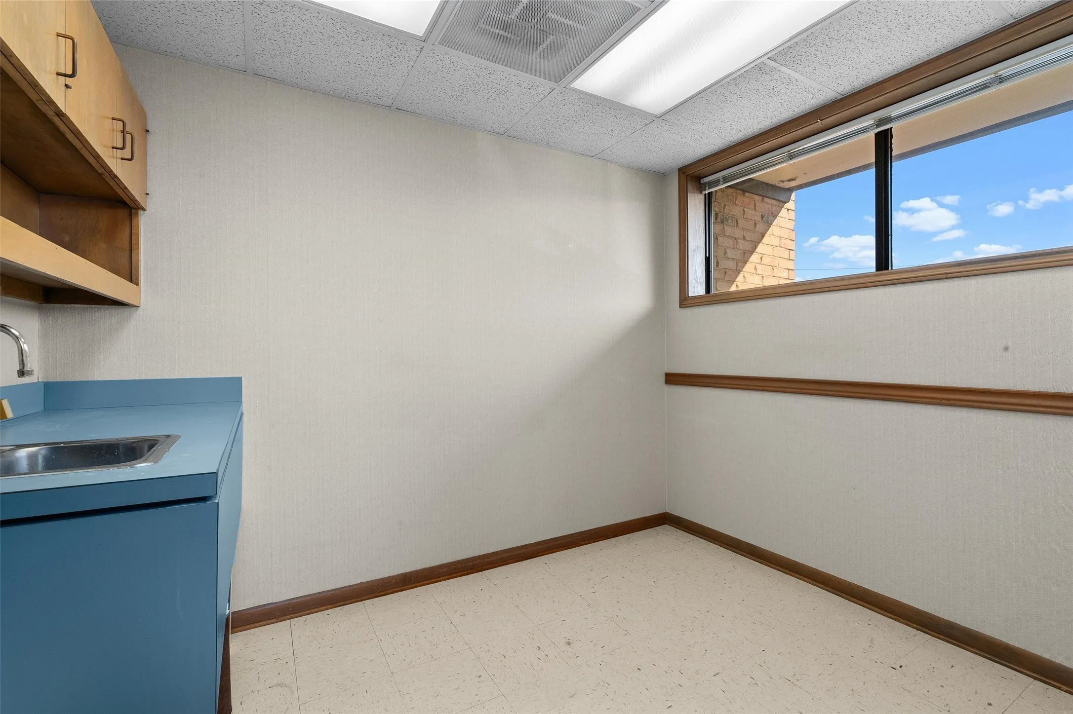 Office For Rent in Bowie County , 921 Texas Boulevard D, Texarkana, Texas 75501, 0, 0, Garage spaces, 0 Sqft, built in 1985, Preowned, Price $1,400, mls#21210207, Real Estate Agent in Texarkana, Homes For Rent in Bowie county, Homes For Rent in Texarkana, Realtor in Texarkana Texas, Real Estate Brokerage Independent Realty Texas, Luminita Cordes Realtor