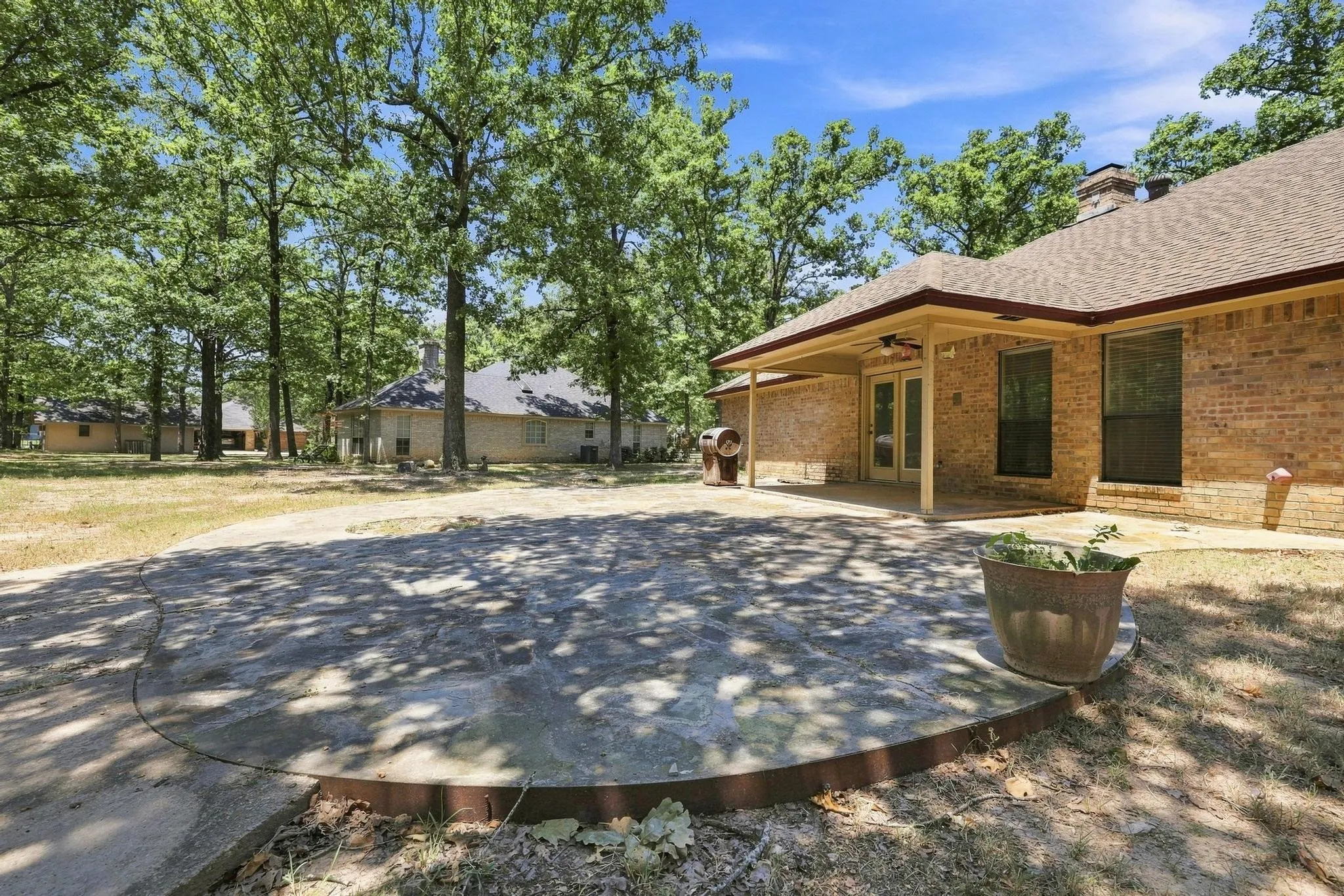 Single Family Residence For Sale in Lamar County , 225 Red Oak Lane, Powderly, Texas 75473, 3 Bedroom, 2 Bathroom, 2 Garage spaces, 1,945 Sqft, built in 1993, Preowned, mls#21179791, Real Estate Agent in Powderly, Homes For Sale in Lamar county, Homes For Sale in Powderly, Realtor in Powderly Texas, Real Estate Brokerage Independent Realty Texas, Luminita Cordes Realtor