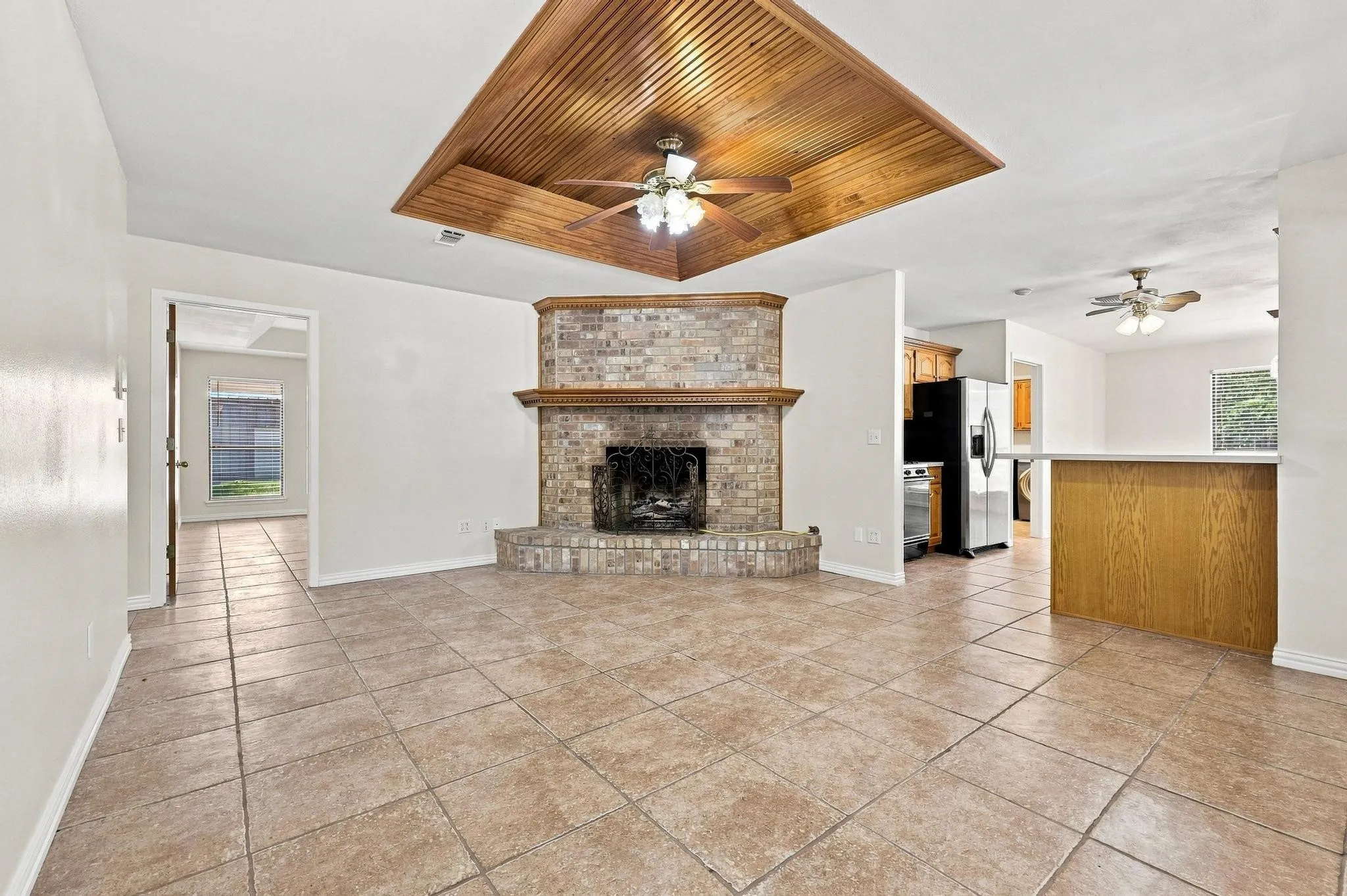 Single Family Residence For Sale in Lamar County , 225 Red Oak Lane, Powderly, Texas 75473, 3 Bedroom, 2 Bathroom, 2 Garage spaces, 1,945 Sqft, built in 1993, Preowned, mls#21179791, Real Estate Agent in Powderly, Homes For Sale in Lamar county, Homes For Sale in Powderly, Realtor in Powderly Texas, Real Estate Brokerage Independent Realty Texas, Luminita Cordes Realtor