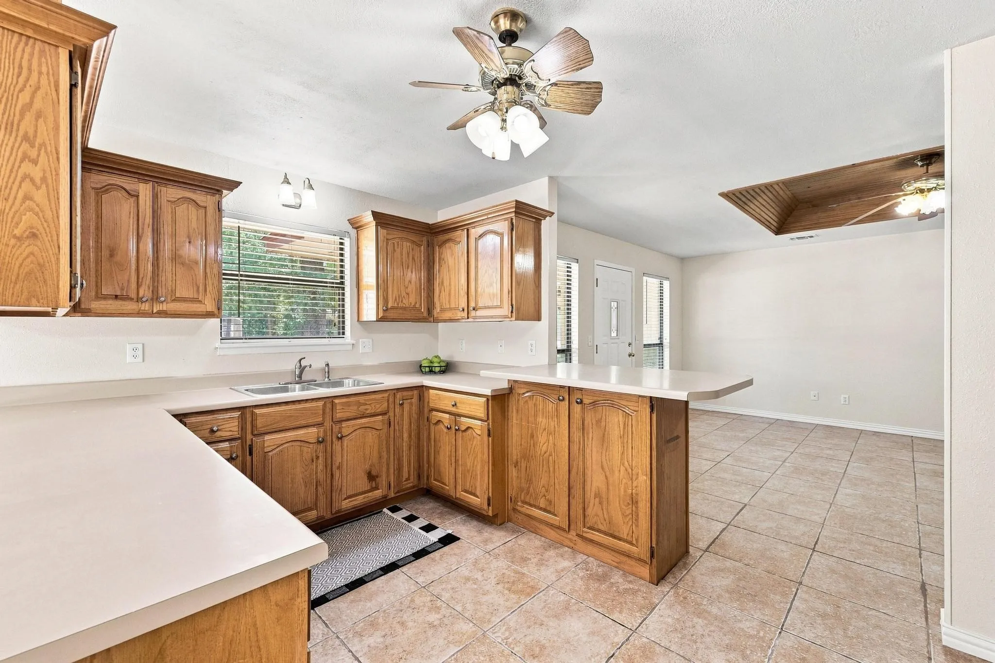 Single Family Residence For Sale in Lamar County , 225 Red Oak Lane, Powderly, Texas 75473, 3 Bedroom, 2 Bathroom, 2 Garage spaces, 1,945 Sqft, built in 1993, Preowned, mls#21179791, Real Estate Agent in Powderly, Homes For Sale in Lamar county, Homes For Sale in Powderly, Realtor in Powderly Texas, Real Estate Brokerage Independent Realty Texas, Luminita Cordes Realtor