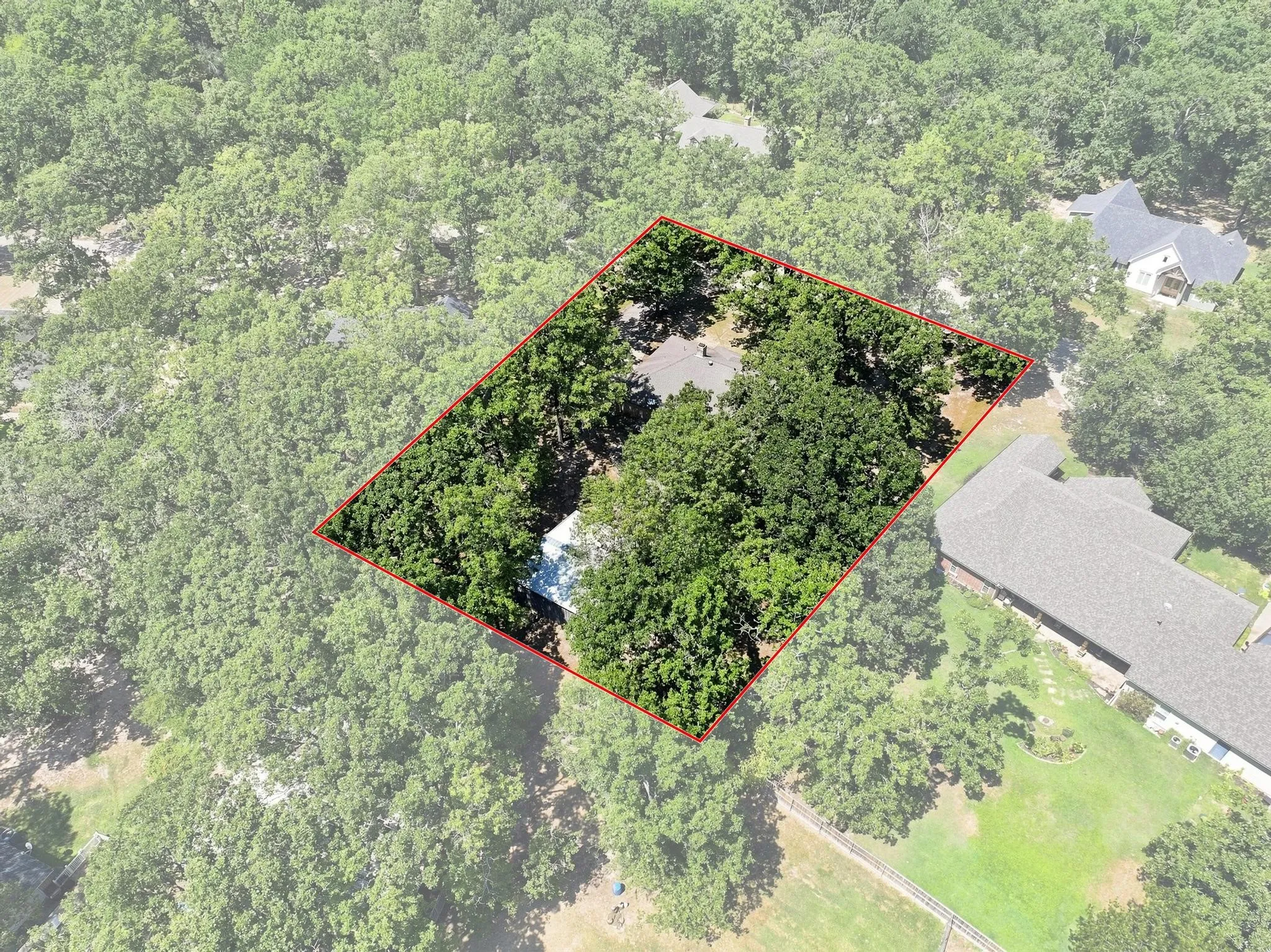 Single Family Residence For Sale in Lamar County , 225 Red Oak Lane, Powderly, Texas 75473, 3 Bedroom, 2 Bathroom, 2 Garage spaces, 1,945 Sqft, built in 1993, Preowned, mls#21179791, Real Estate Agent in Powderly, Homes For Sale in Lamar county, Homes For Sale in Powderly, Realtor in Powderly Texas, Real Estate Brokerage Independent Realty Texas, Luminita Cordes Realtor