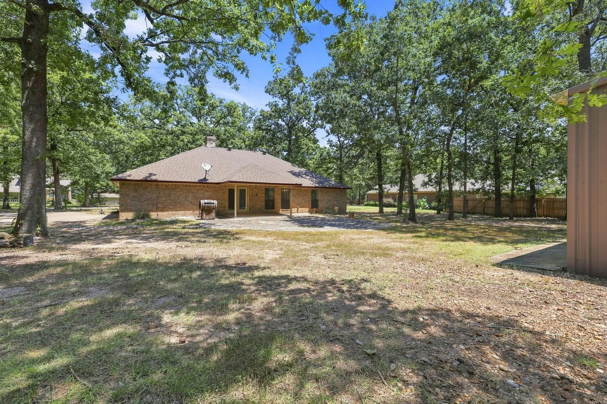 Single Family Residence For Sale in Lamar County , 225 Red Oak Lane, Powderly, Texas 75473, 3 Bedroom, 2 Bathroom, 2 Garage spaces, 1,945 Sqft, built in 1993, Preowned, mls#21179791, Real Estate Agent in Powderly, Homes For Sale in Lamar county, Homes For Sale in Powderly, Realtor in Powderly Texas, Real Estate Brokerage Independent Realty Texas, Luminita Cordes Realtor