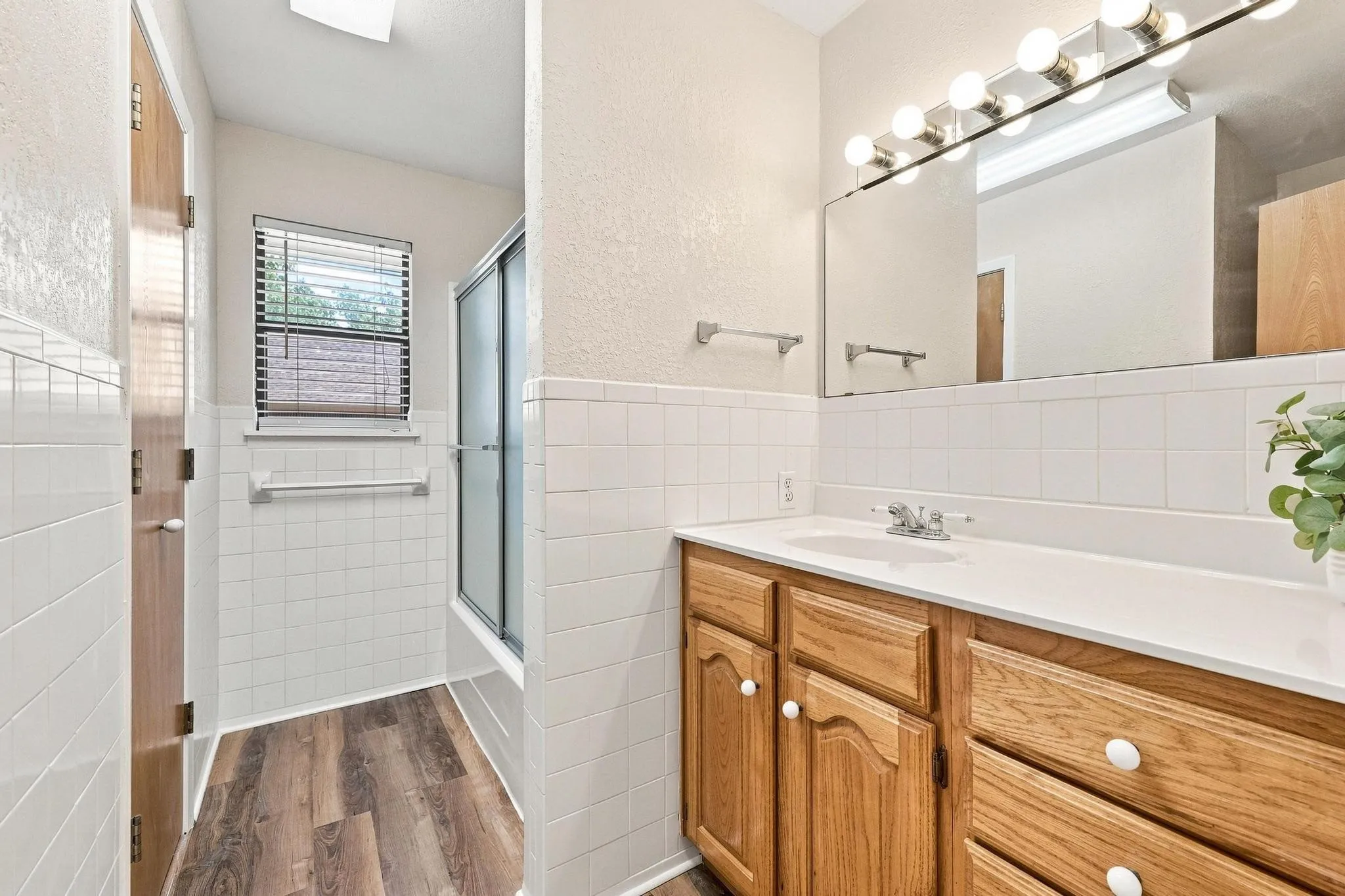 Single Family Residence For Sale in Lamar County , 225 Red Oak Lane, Powderly, Texas 75473, 3 Bedroom, 2 Bathroom, 2 Garage spaces, 1,945 Sqft, built in 1993, Preowned, mls#21179791, Real Estate Agent in Powderly, Homes For Sale in Lamar county, Homes For Sale in Powderly, Realtor in Powderly Texas, Real Estate Brokerage Independent Realty Texas, Luminita Cordes Realtor