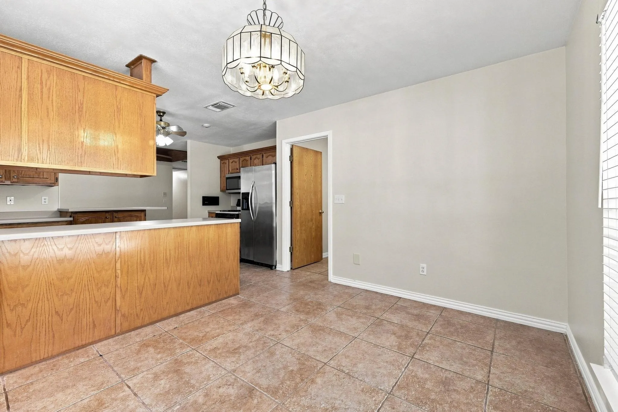 Single Family Residence For Sale in Lamar County , 225 Red Oak Lane, Powderly, Texas 75473, 3 Bedroom, 2 Bathroom, 2 Garage spaces, 1,945 Sqft, built in 1993, Preowned, mls#21179791, Real Estate Agent in Powderly, Homes For Sale in Lamar county, Homes For Sale in Powderly, Realtor in Powderly Texas, Real Estate Brokerage Independent Realty Texas, Luminita Cordes Realtor