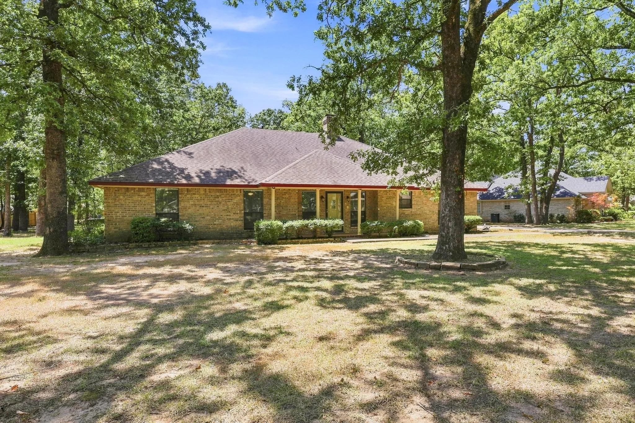 Single Family Residence For Sale in Lamar County , 225 Red Oak Lane, Powderly, Texas 75473, 3 Bedroom, 2 Bathroom, 2 Garage spaces, 1,945 Sqft, built in 1993, Preowned, mls#21179791, Real Estate Agent in Powderly, Homes For Sale in Lamar county, Homes For Sale in Powderly, Realtor in Powderly Texas, Real Estate Brokerage Independent Realty Texas, Luminita Cordes Realtor