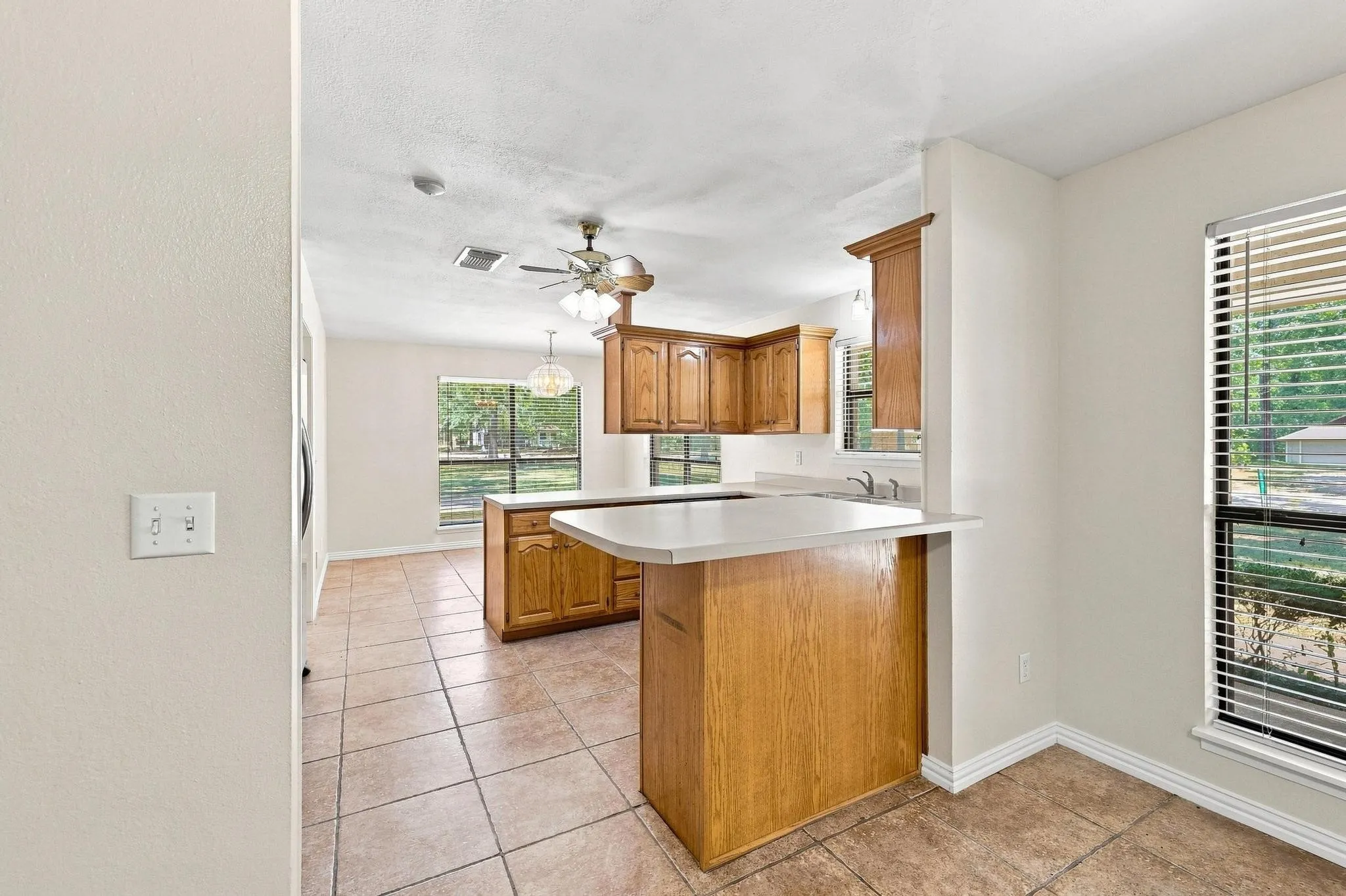 Single Family Residence For Sale in Lamar County , 225 Red Oak Lane, Powderly, Texas 75473, 3 Bedroom, 2 Bathroom, 2 Garage spaces, 1,945 Sqft, built in 1993, Preowned, mls#21179791, Real Estate Agent in Powderly, Homes For Sale in Lamar county, Homes For Sale in Powderly, Realtor in Powderly Texas, Real Estate Brokerage Independent Realty Texas, Luminita Cordes Realtor