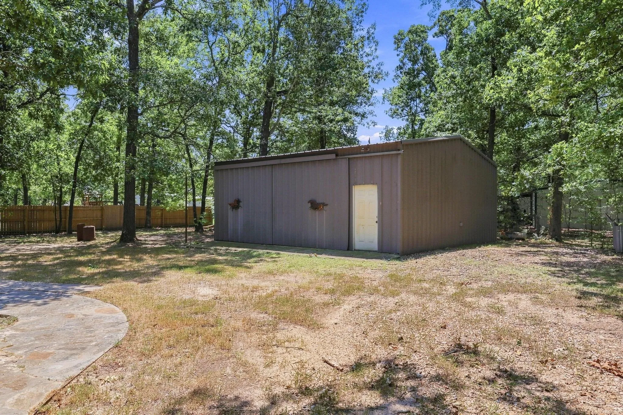 Single Family Residence For Sale in Lamar County , 225 Red Oak Lane, Powderly, Texas 75473, 3 Bedroom, 2 Bathroom, 2 Garage spaces, 1,945 Sqft, built in 1993, Preowned, mls#21179791, Real Estate Agent in Powderly, Homes For Sale in Lamar county, Homes For Sale in Powderly, Realtor in Powderly Texas, Real Estate Brokerage Independent Realty Texas, Luminita Cordes Realtor
