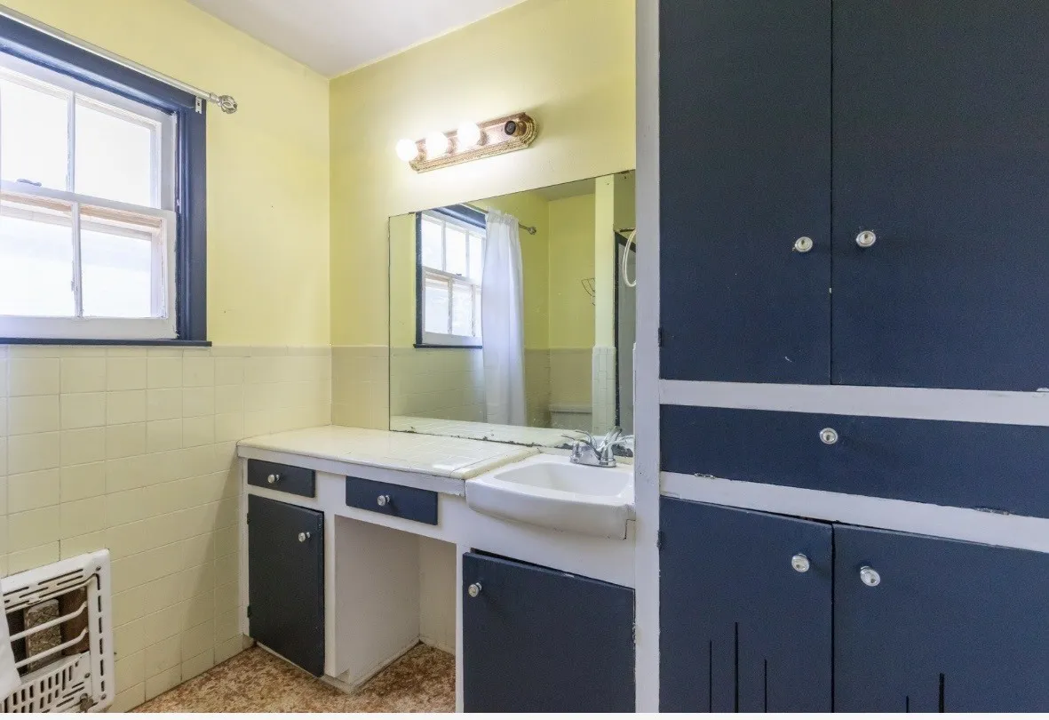 Single Family Residence For Sale in Taylor County , 2549 Madison Avenue, Abilene, Texas 79601, 3 Bedroom, 2 Bathroom, Garage spaces, 1,398 Sqft, built in 1956, mls#21210003, Real Estate Agent in Abilene, Homes For Sale in Taylor county, Homes For Sale in Abilene, Realtor in Abilene Texas, Real Estate Brokerage Independent Realty Texas, Luminita Cordes Realtor