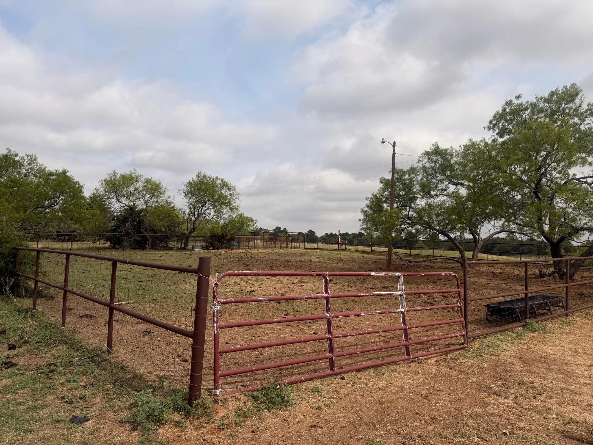 Pen with gate