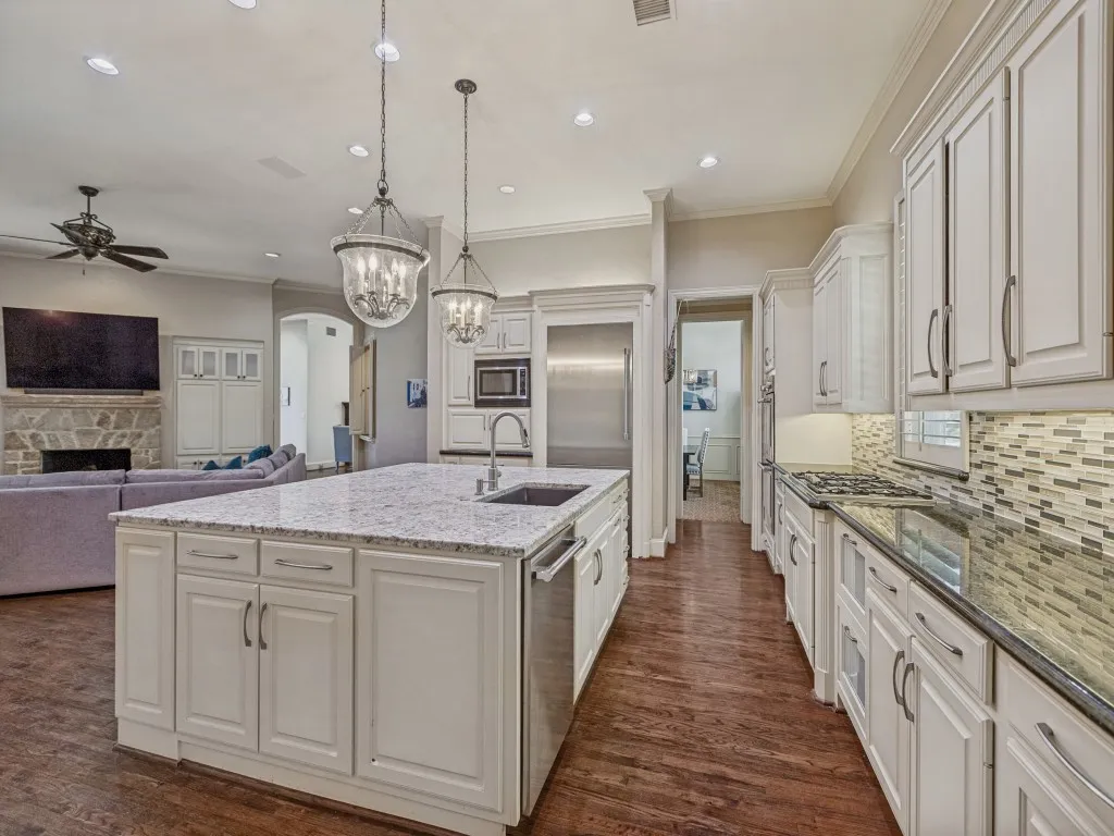 Single Family Residence For Sale in Collin County , 5125 Marble Falls Lane, Plano, Texas 75093, 5 Bedroom, 5 Bathroom, 3 Garage spaces, 5,393 Sqft, built in 1996, mls#21207522, Real Estate Agent in Plano, Homes For Sale in Collin county, Homes For Sale in Plano, Realtor in Plano Texas, Real Estate Brokerage Independent Realty Texas, Luminita Cordes Realtor