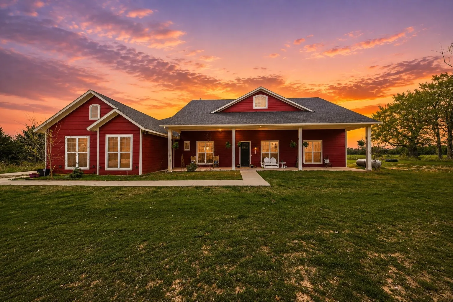 Single Family Residence For Sale in Cooke County , 3050 County Road 178, Gainesville, Texas 76240, 3 Bedroom, 4 Bathroom, 2 Garage spaces, 2,473 Sqft, built in 2022, mls#21210219, Real Estate Agent in Gainesville, Homes For Sale in Cooke county, Homes For Sale in Gainesville, Realtor in Gainesville Texas, Real Estate Brokerage Independent Realty Texas, Luminita Cordes Realtor